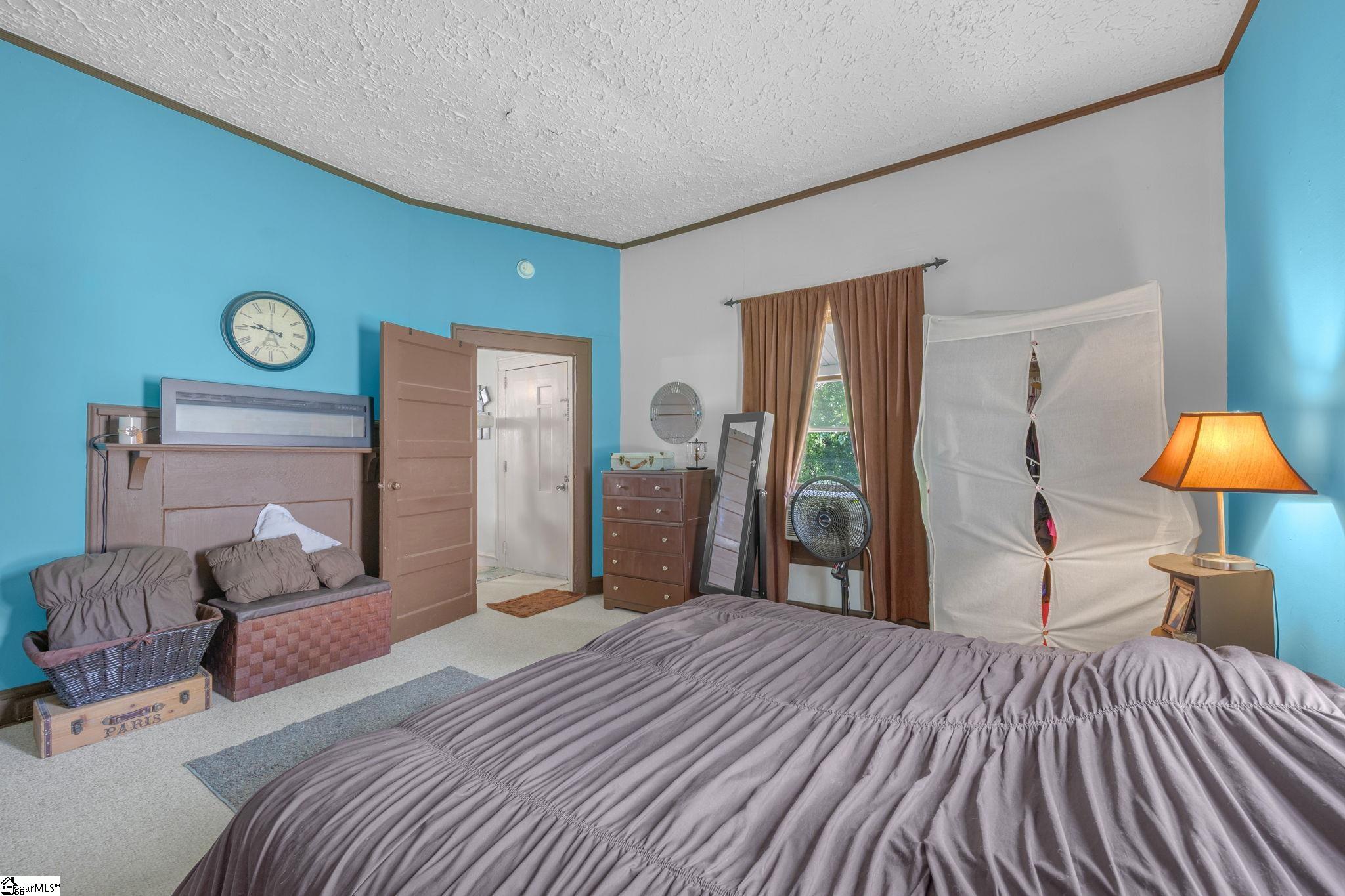 38 S 6th Street Greenville, SC 29611