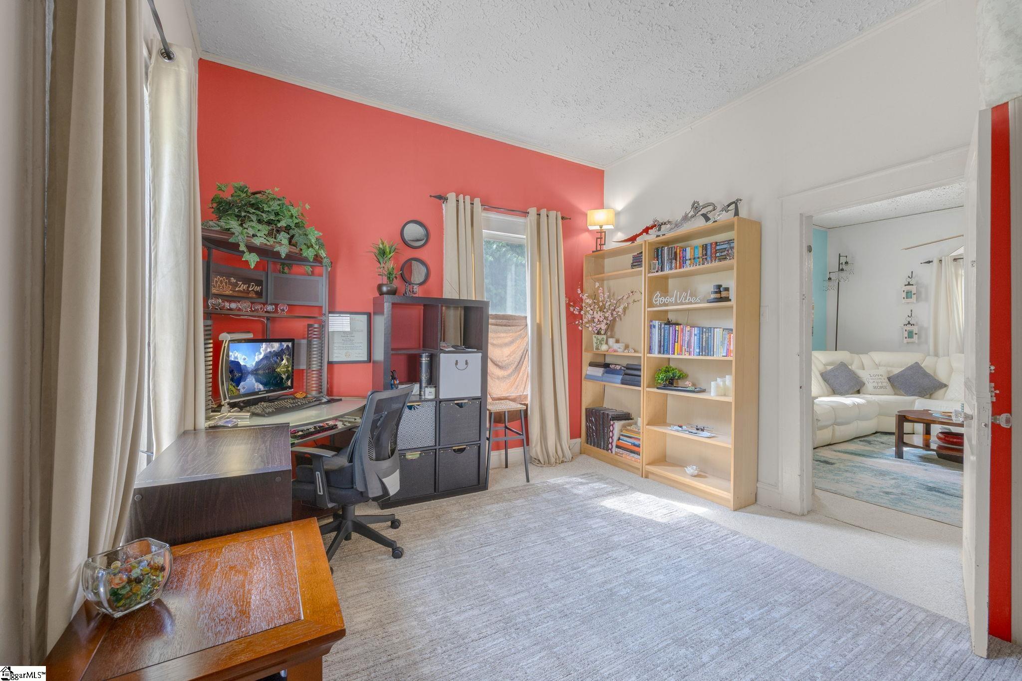 38 S 6th Street Greenville, SC 29611