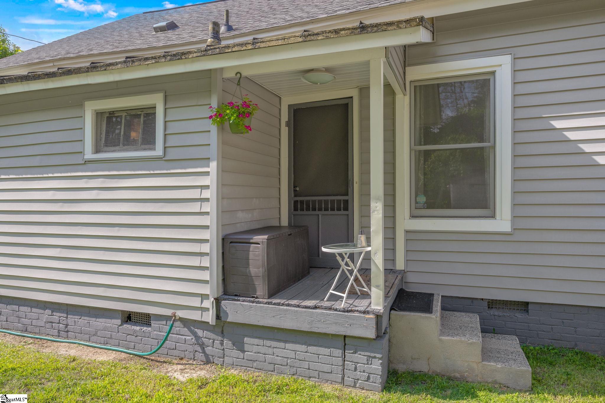 38 S 6th Street Greenville, SC 29611