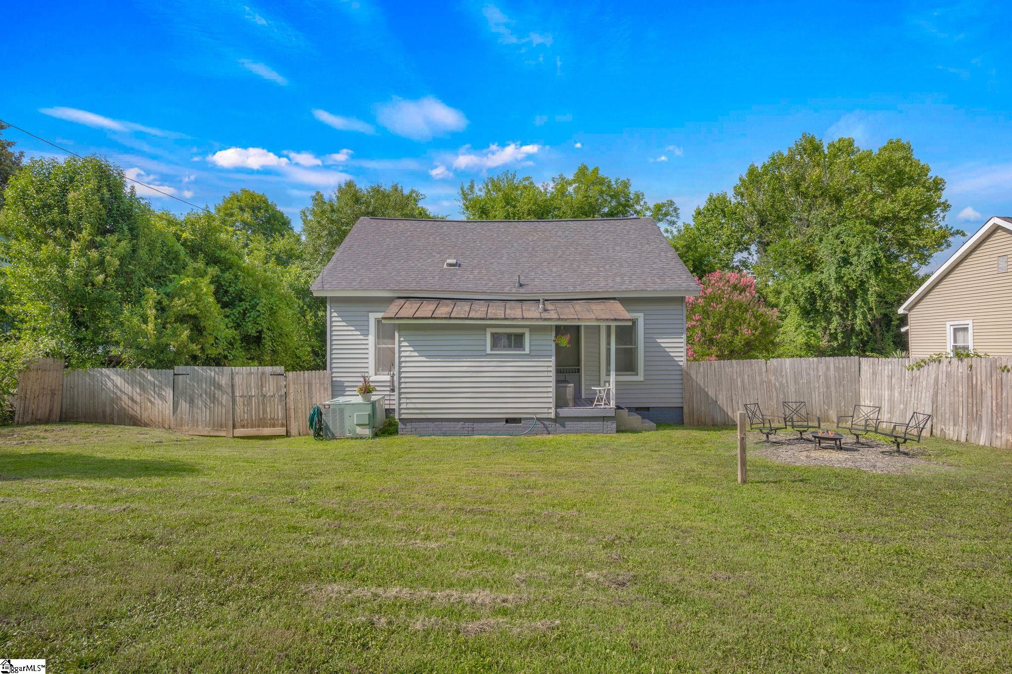 38 S 6th Street Greenville, SC 29611
