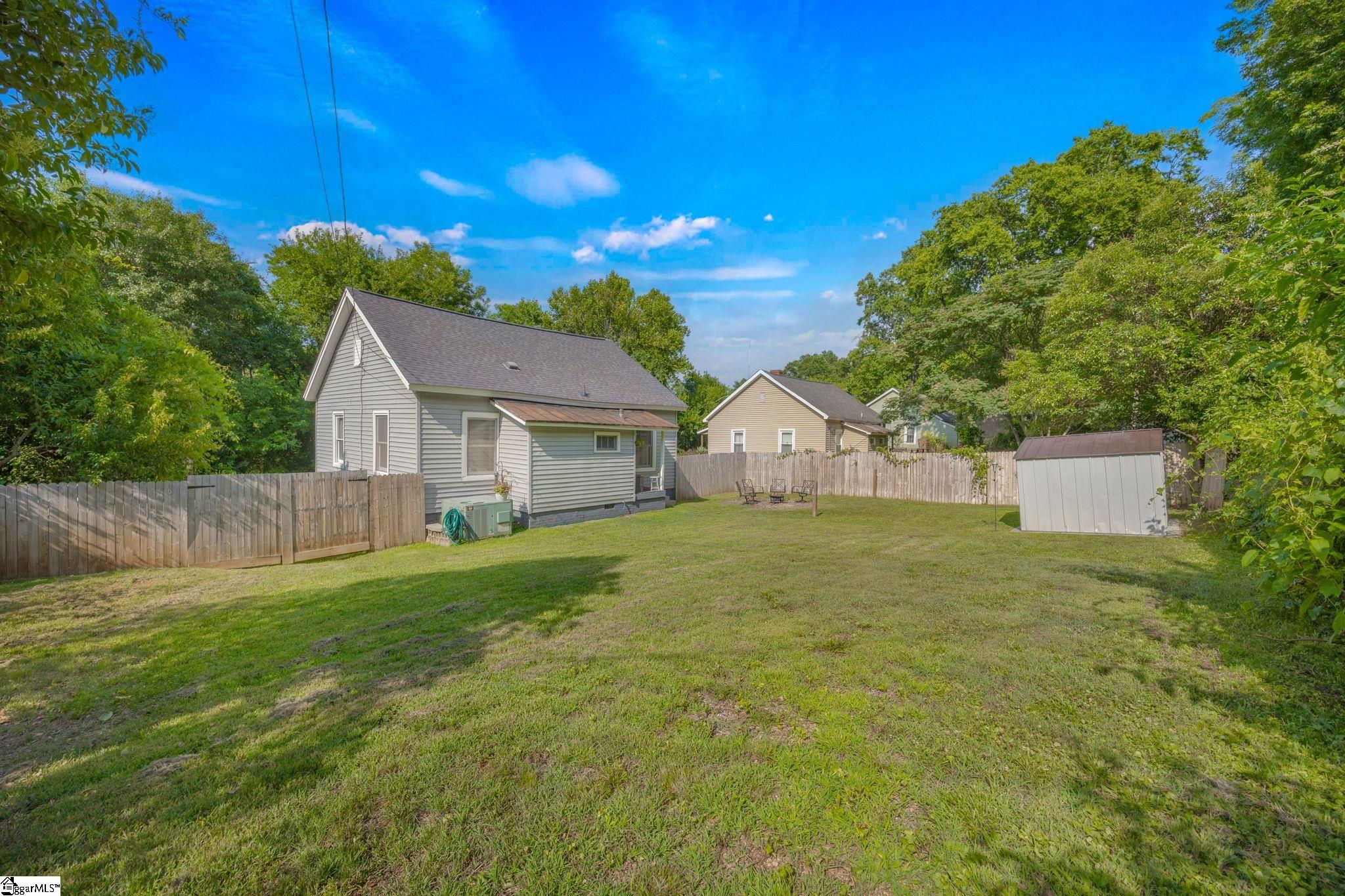 38 S 6th Street Greenville, SC 29611