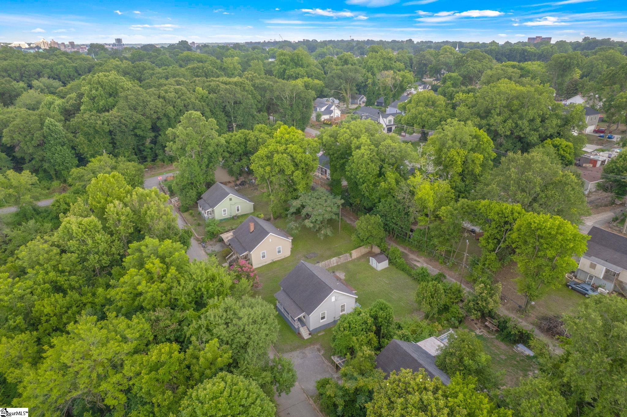 38 S 6th Street Greenville, SC 29611