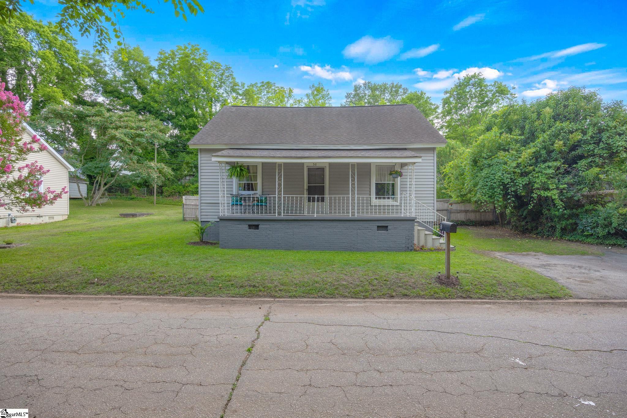 38 S 6th Street Greenville, SC 29611