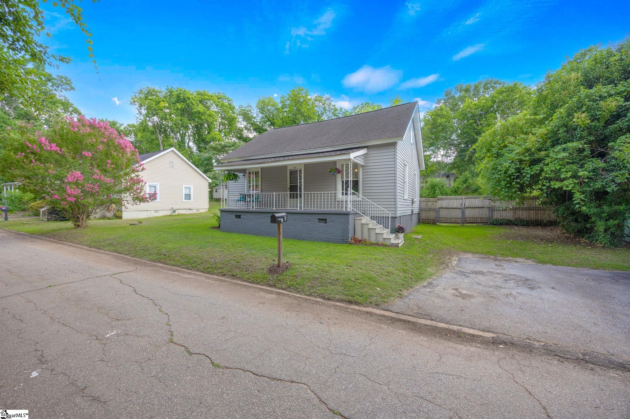 38 S 6th Street Greenville, SC 29611