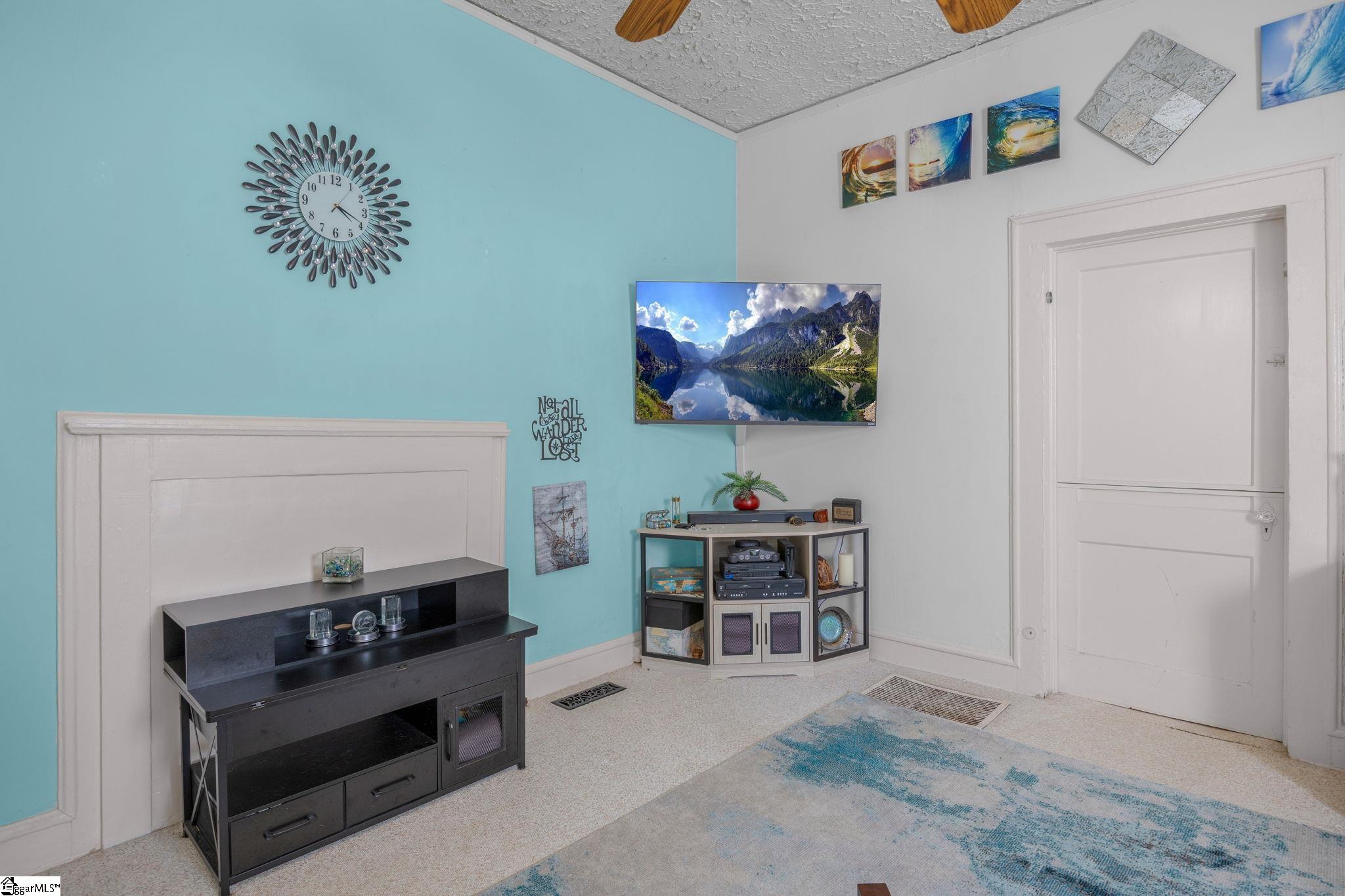38 S 6th Street Greenville, SC 29611