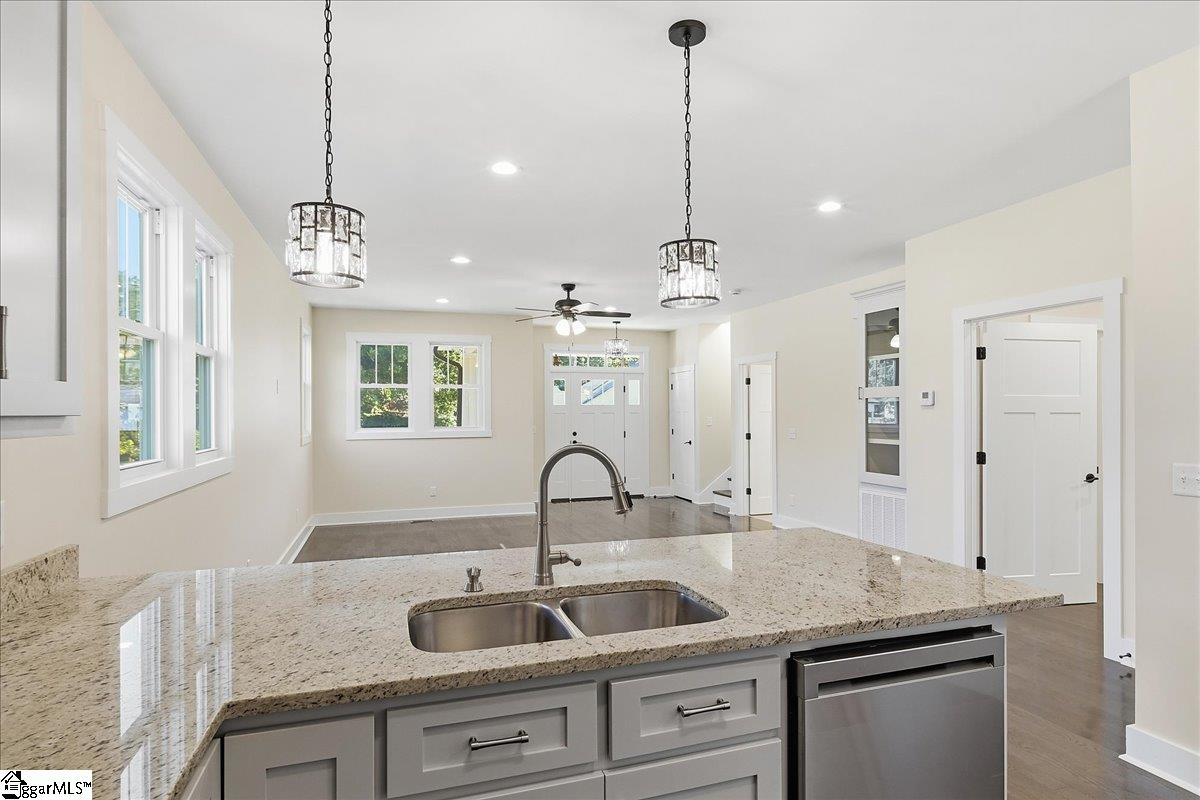 915 Dunbar Street Greenville, SC 29601