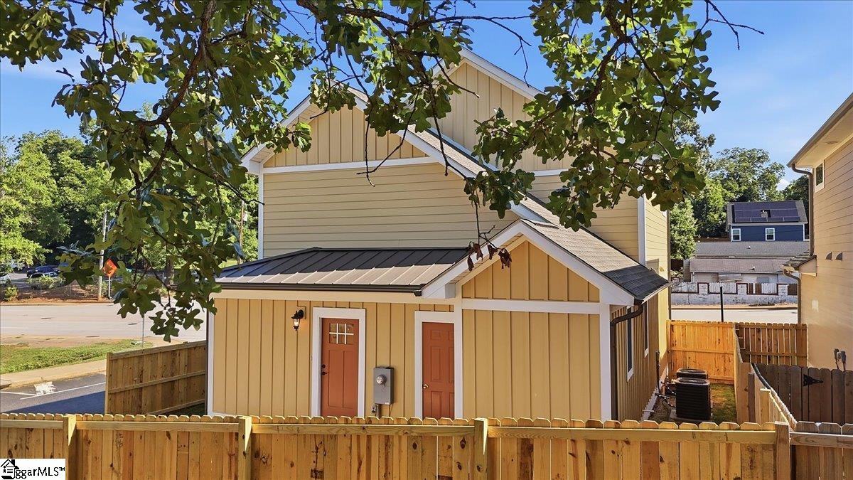915 Dunbar Street Greenville, SC 29601