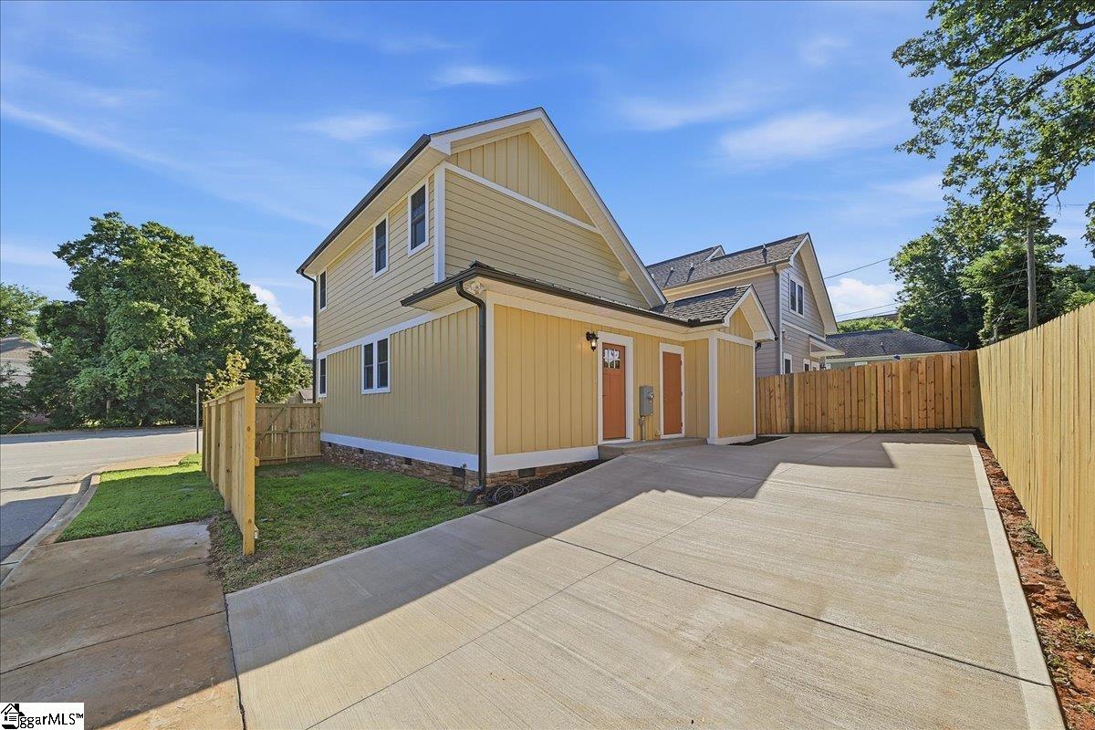 915 Dunbar Street Greenville, SC 29601