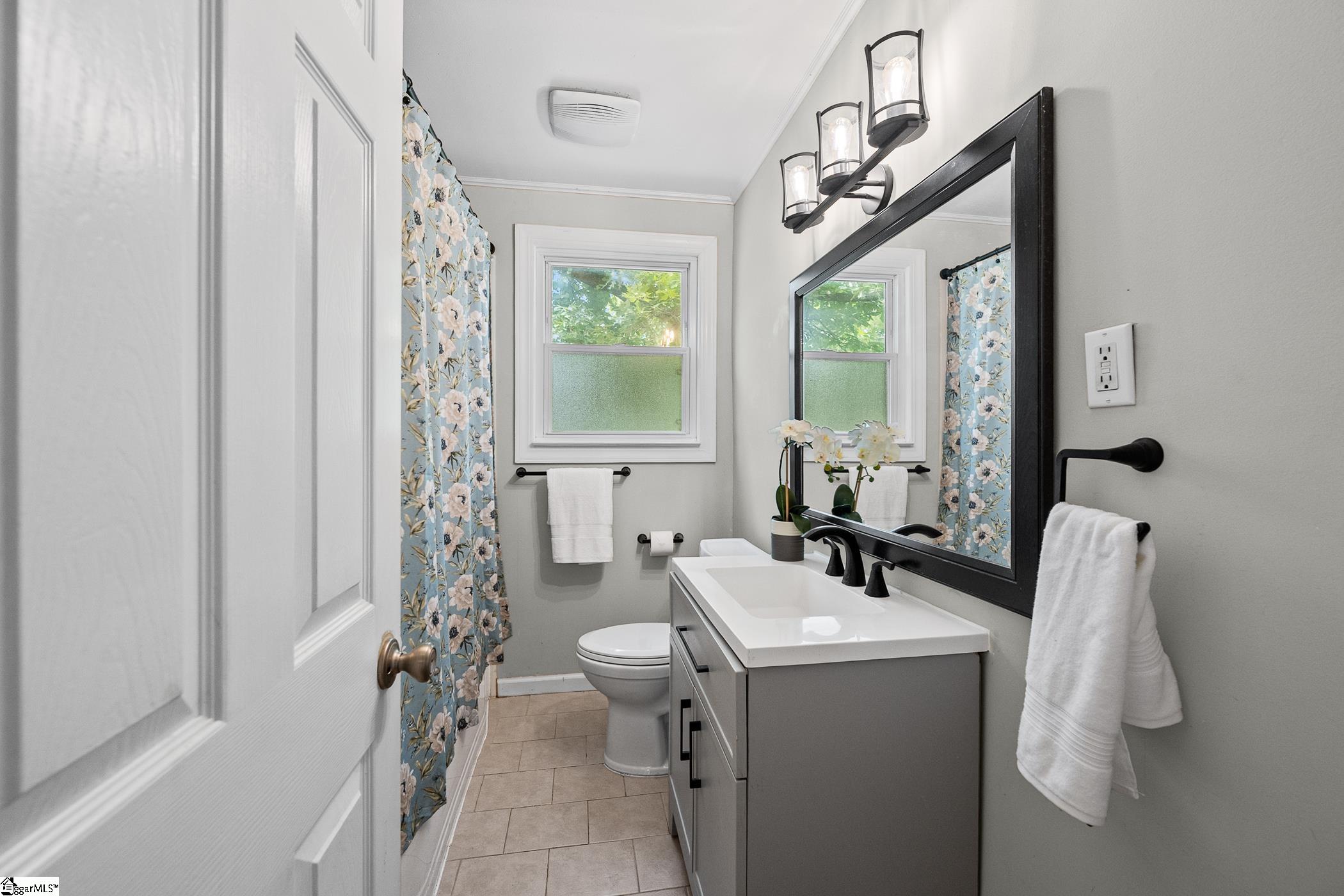219 Barry Drive Greer, SC 29650