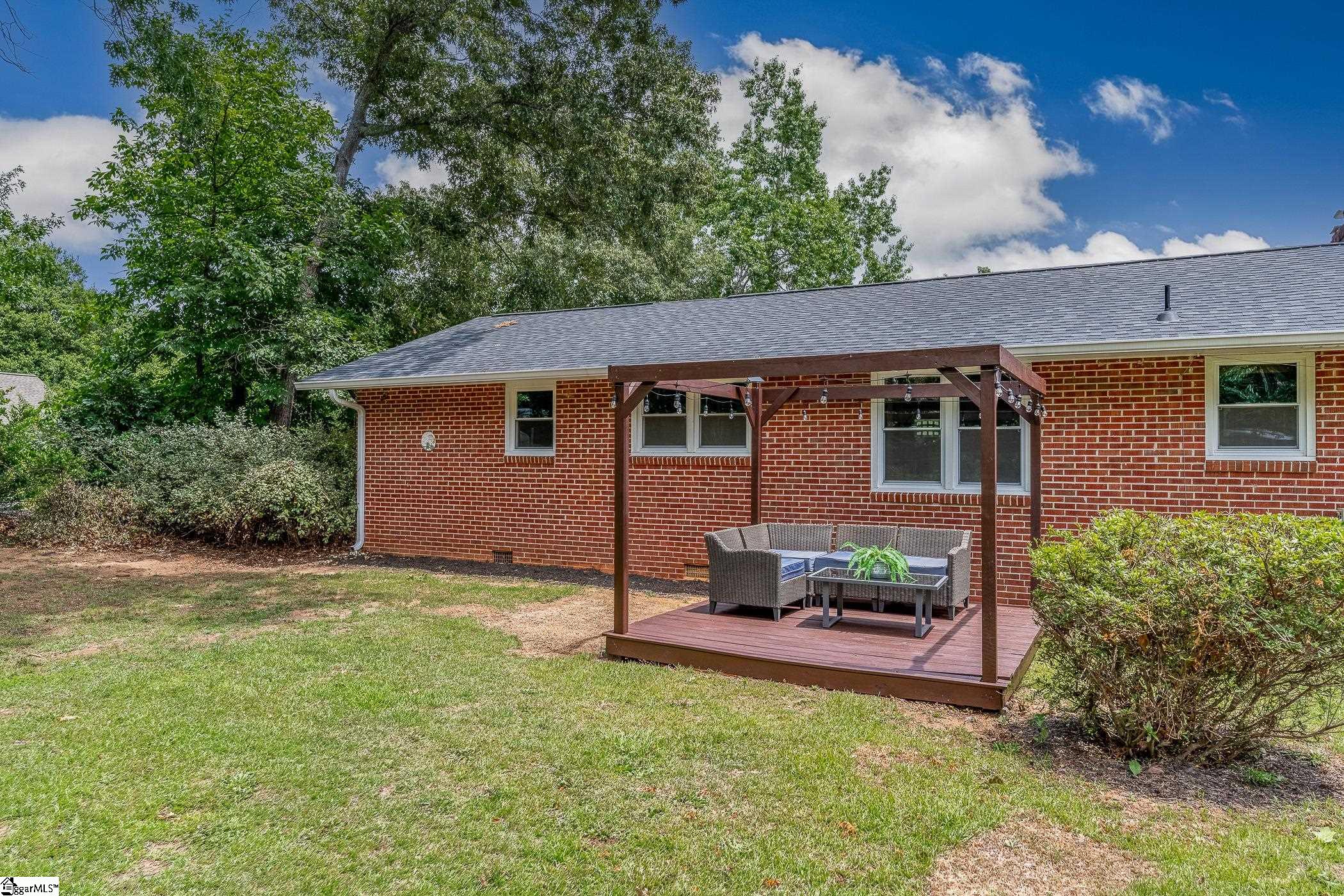 219 Barry Drive Greer, SC 29650