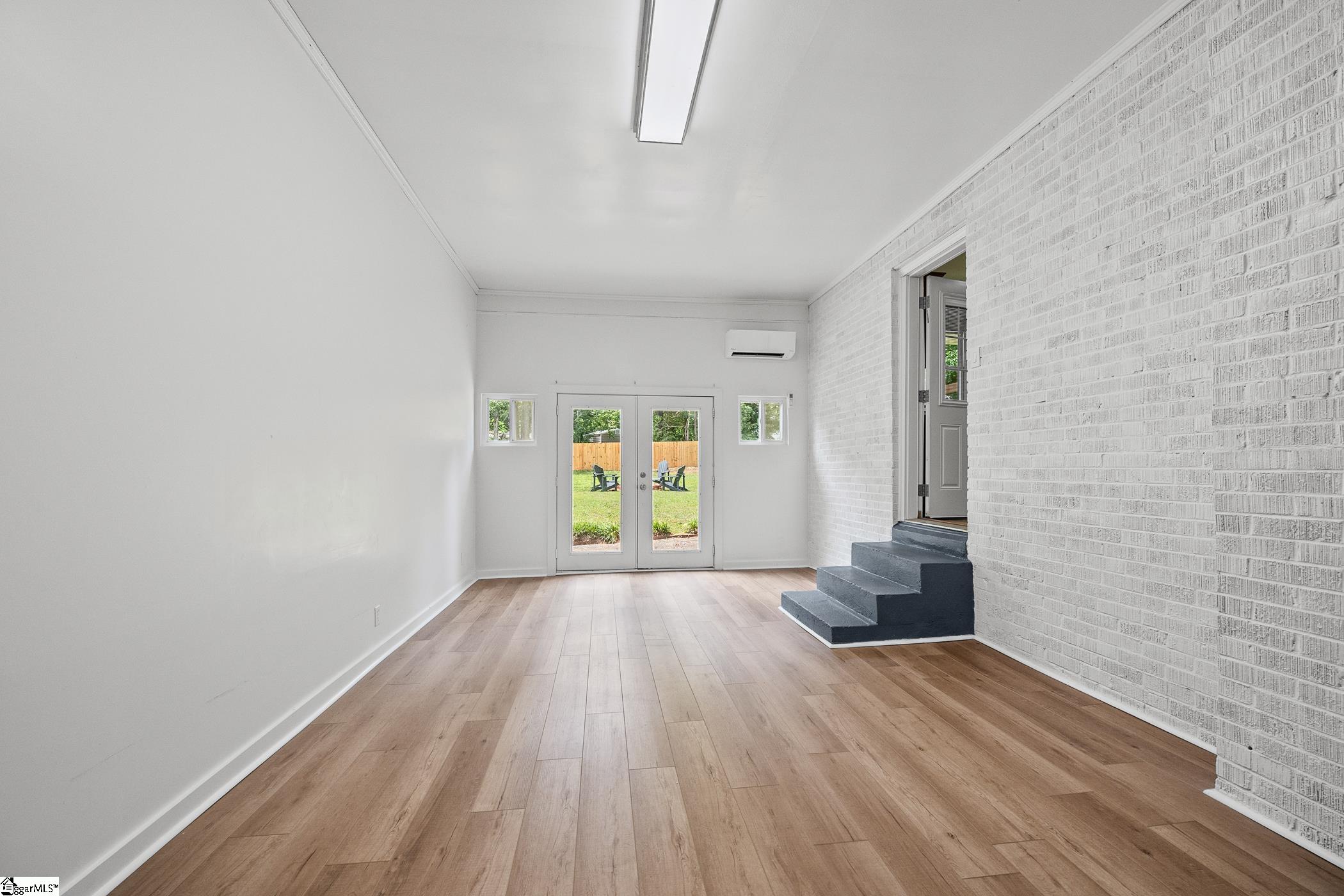219 Barry Drive Greer, SC 29650