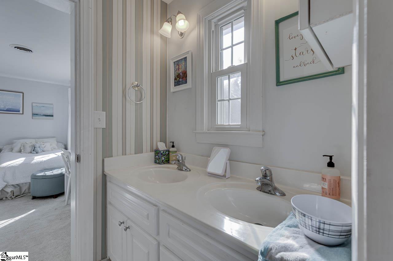 136 Club Drive Simpsonville, SC 29681