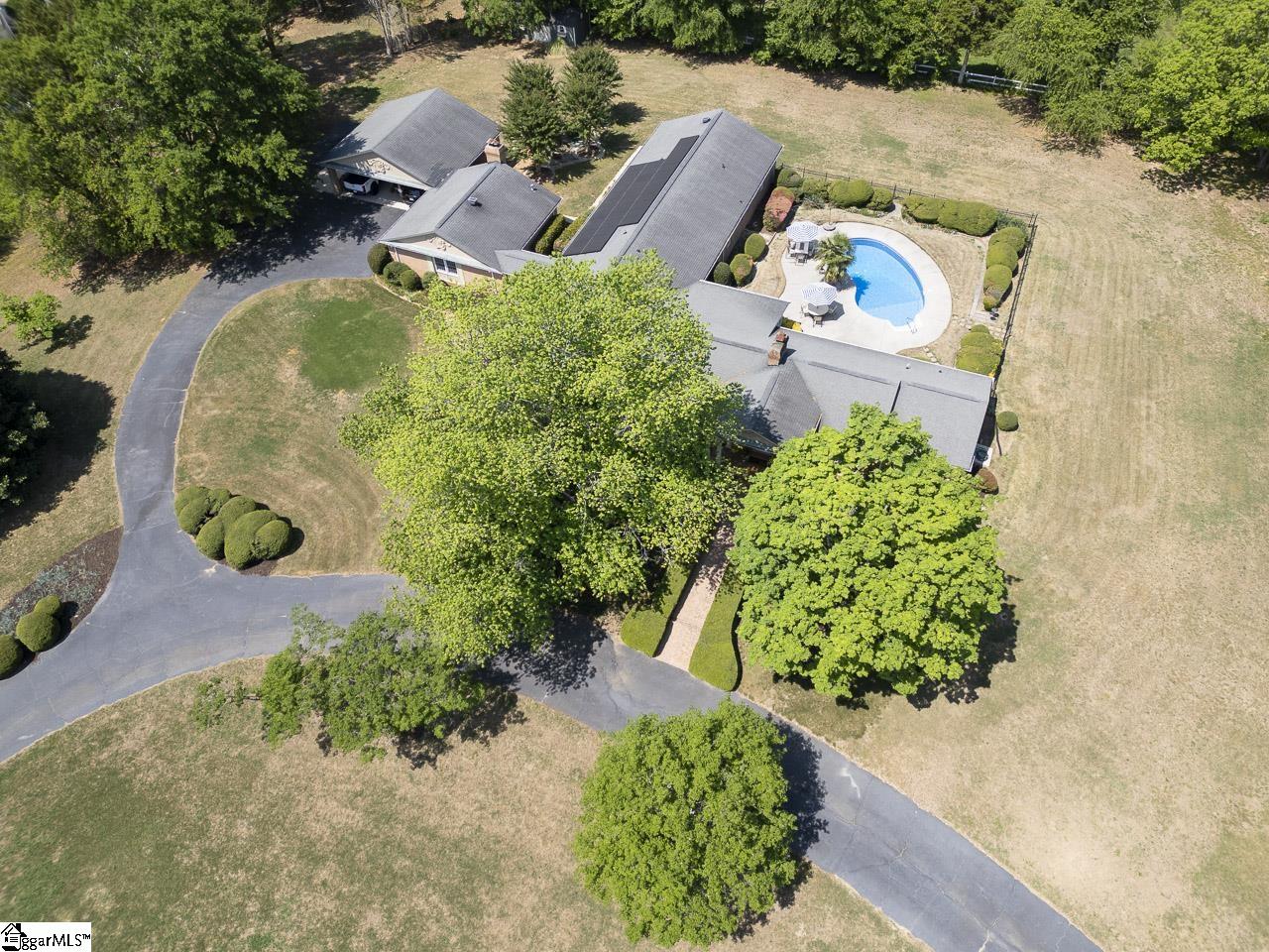 136 Club Drive Simpsonville, SC 29681