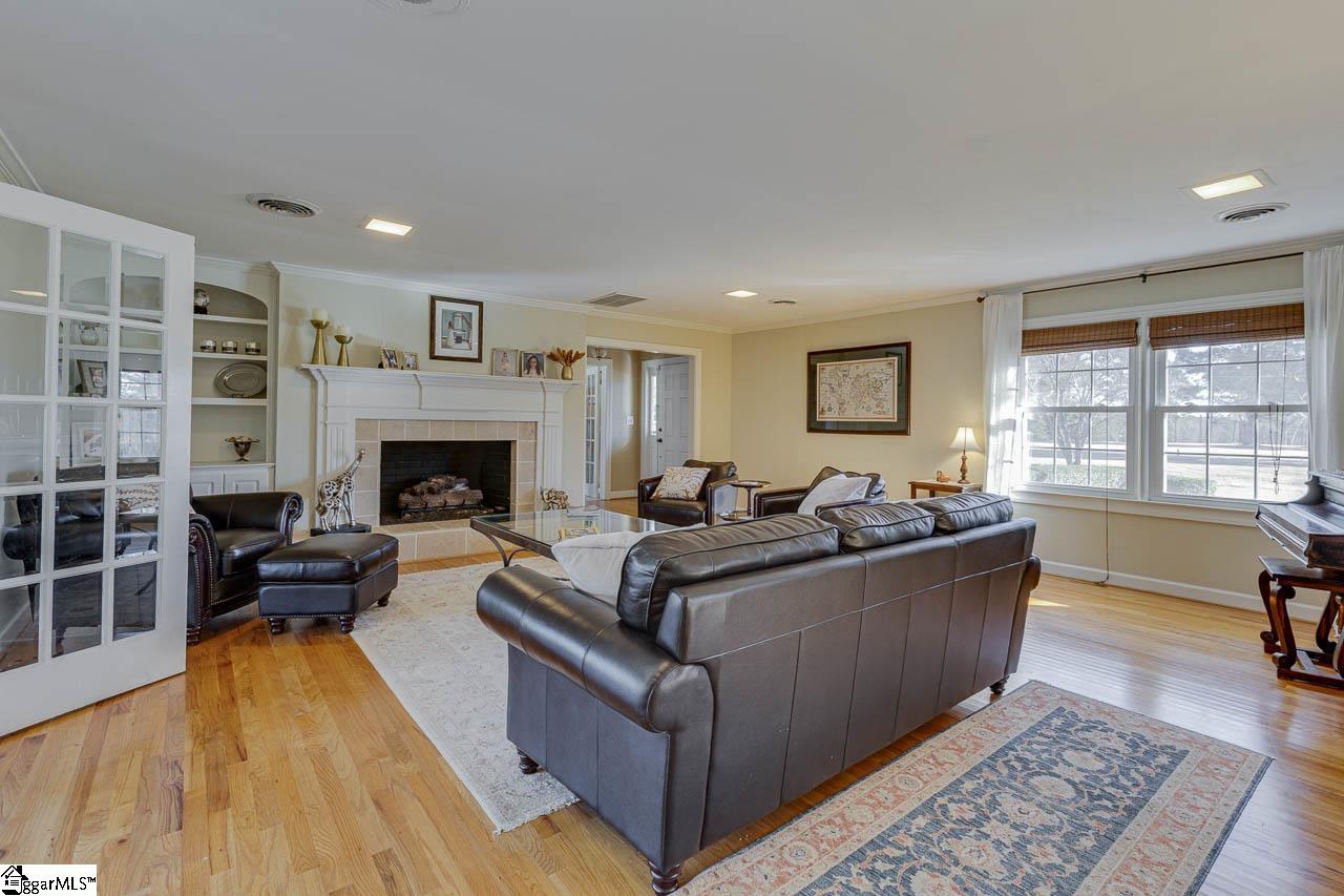 136 Club Drive Simpsonville, SC 29681