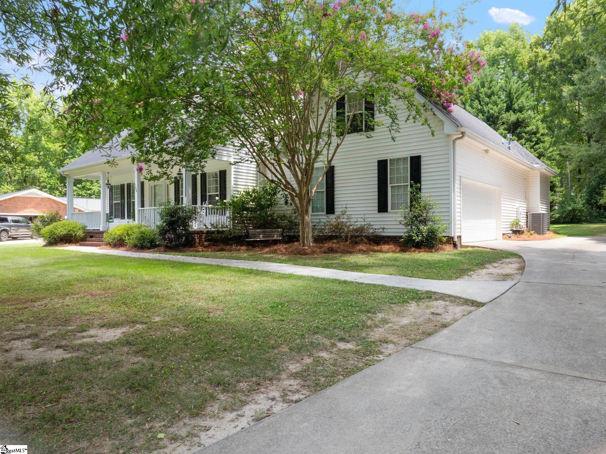 106 Cardinal Court Simpsonville, SC 29681
