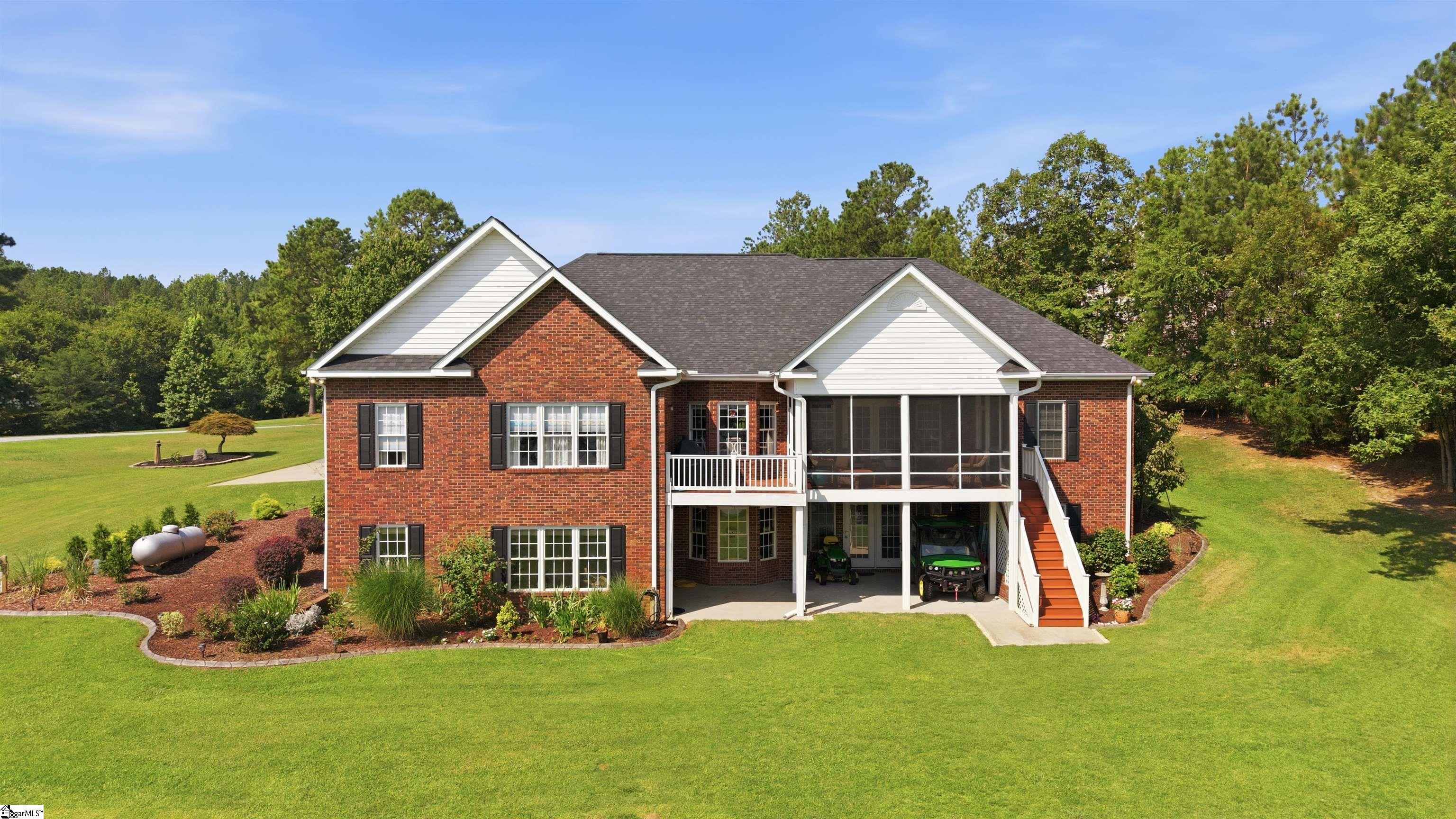105 Coogan Bluff Hodges, SC 29653