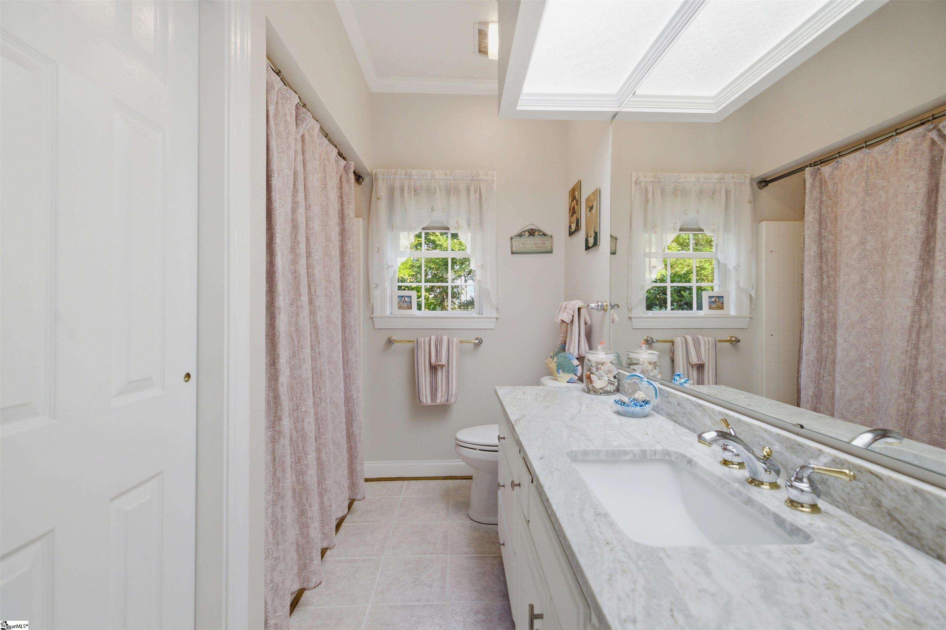 105 Coogan Bluff Hodges, SC 29653