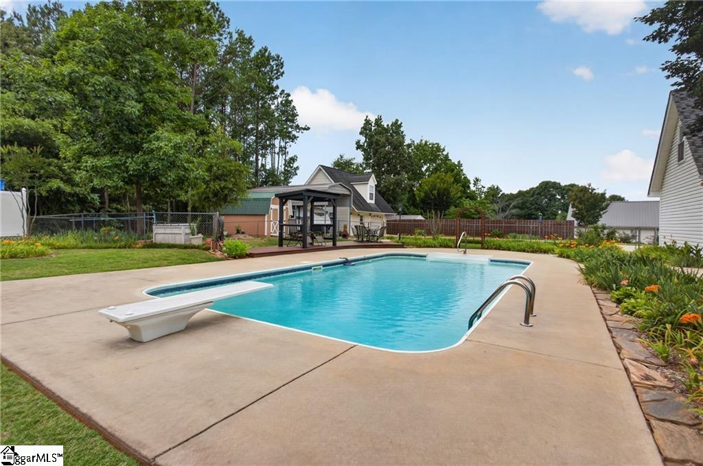 534 Broadwater Circle Anderson, SC 29626