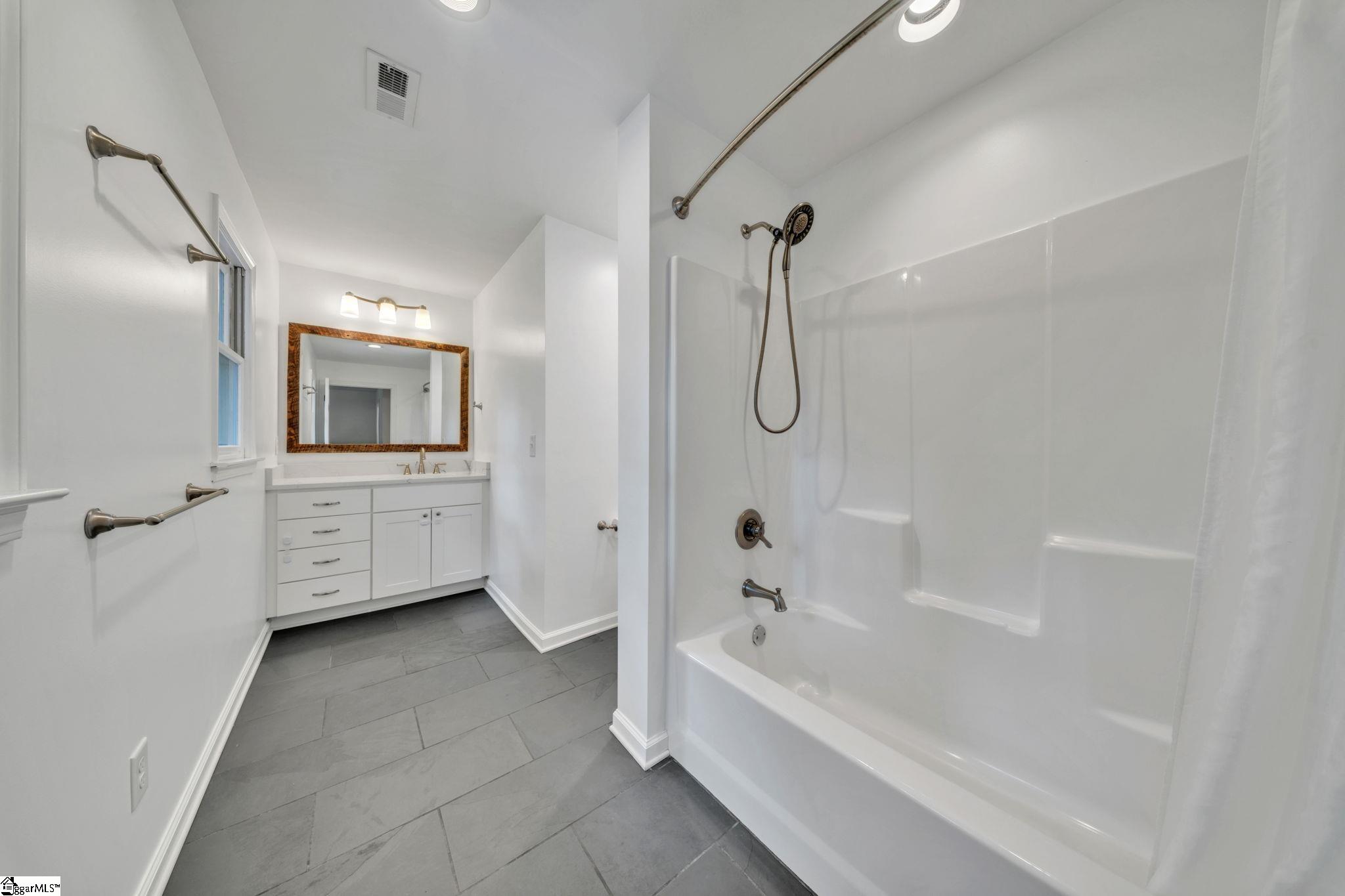 215 Riverside Drive Piedmont, SC 29673