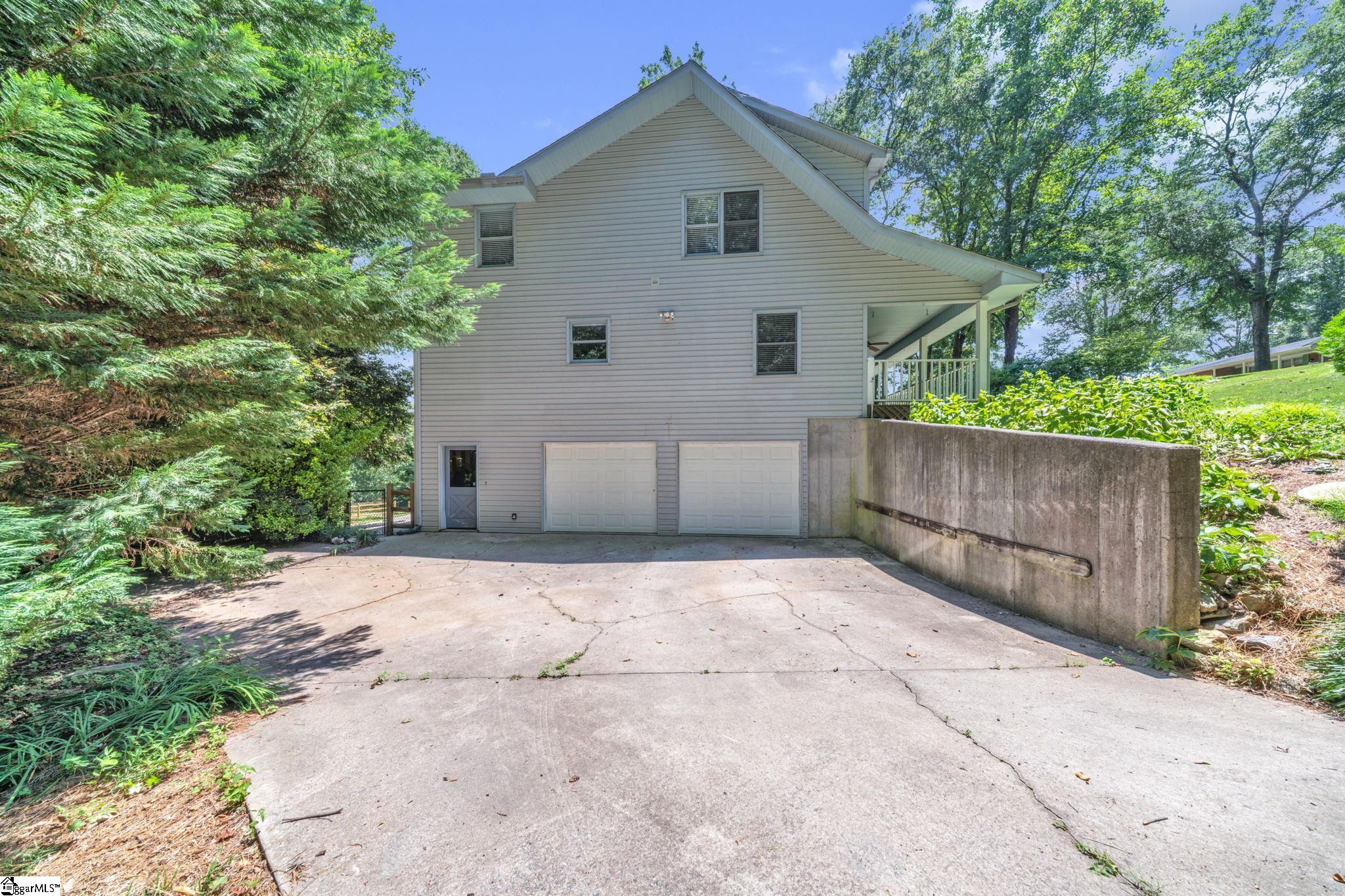 215 Riverside Drive Piedmont, SC 29673
