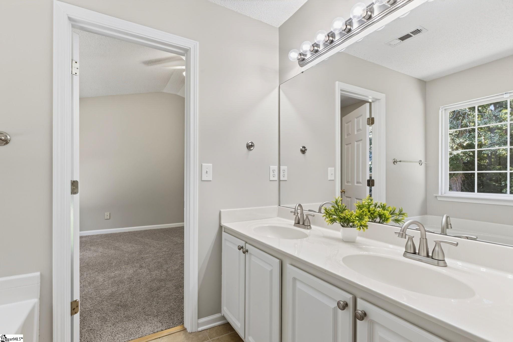110 W Okaloosa Way Simpsonville, SC 29680