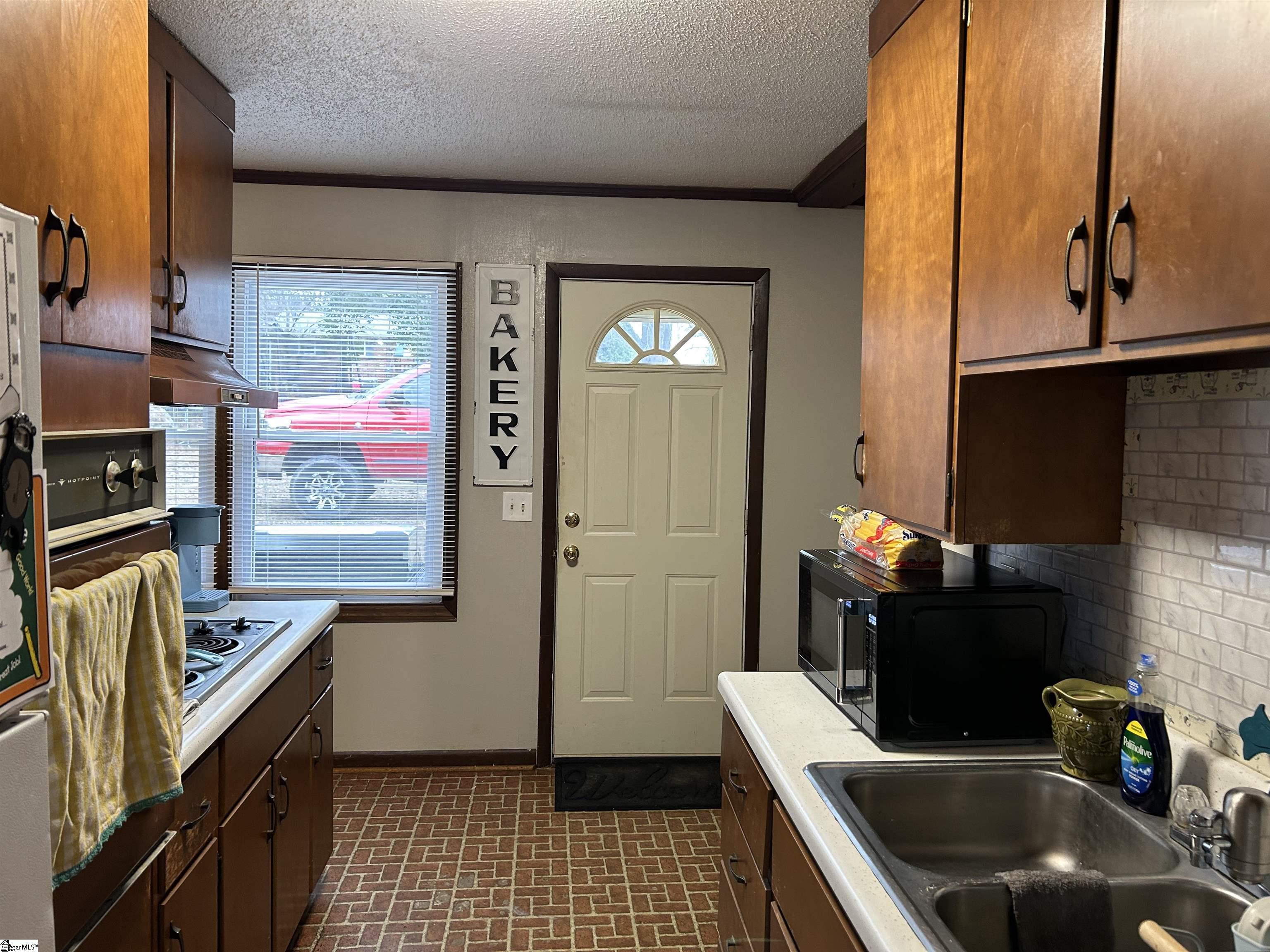 183 Randall Drive Clinton, SC 29325