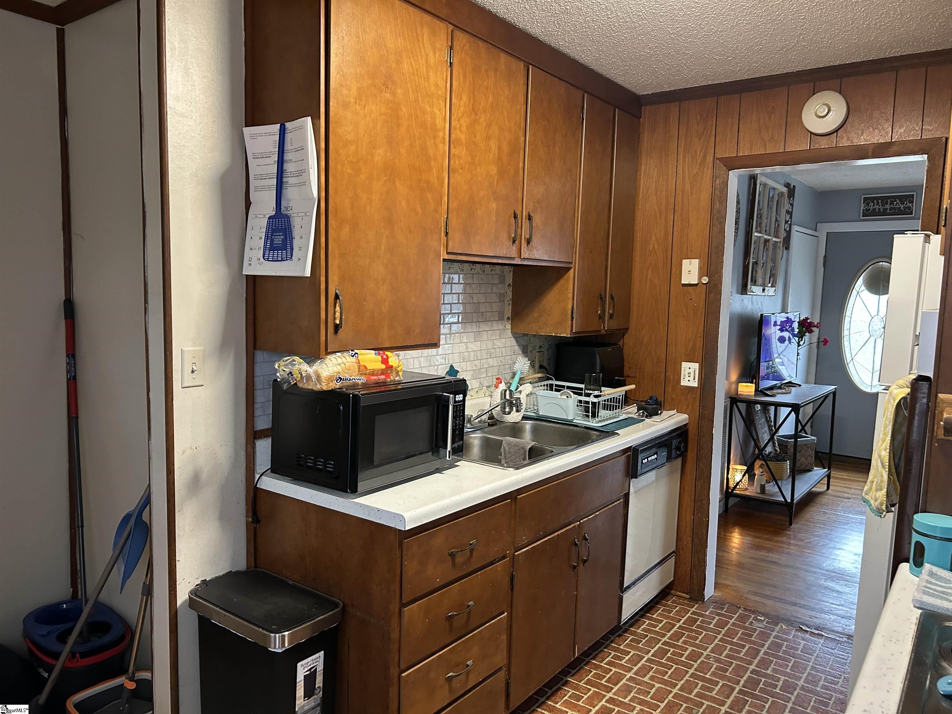 183 Randall Drive Clinton, SC 29325