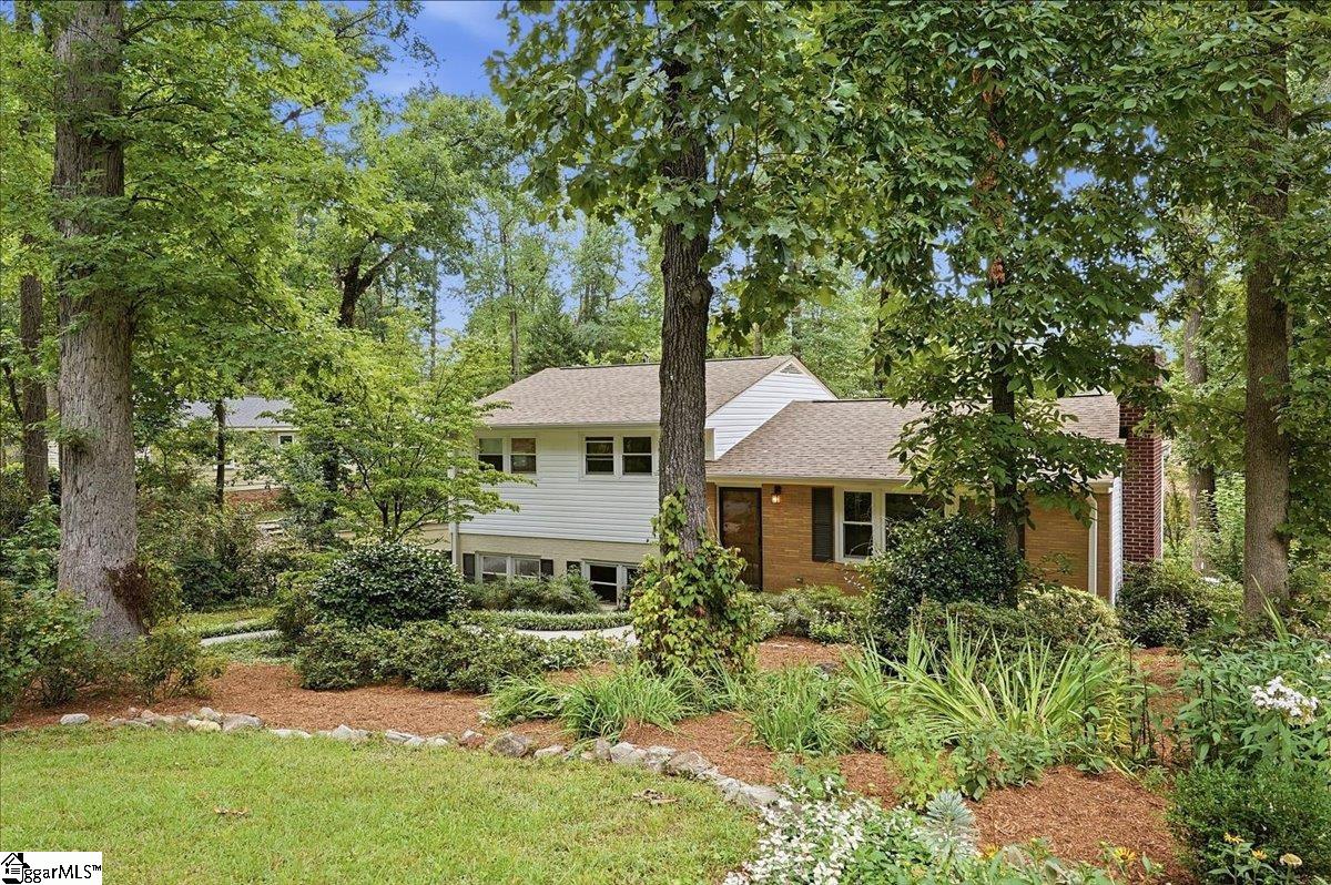 9 Yorkshire Drive Greenville, SC 29615