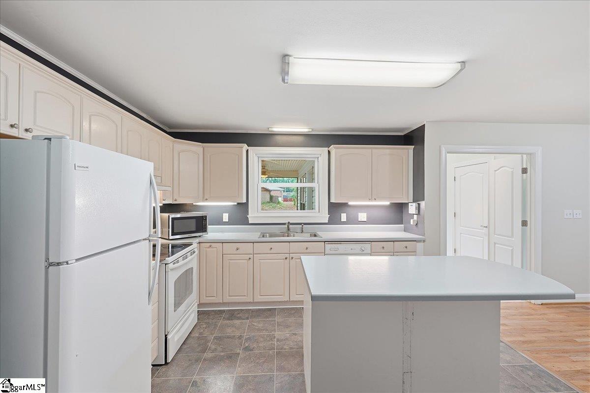 9 Yorkshire Drive Greenville, SC 29615