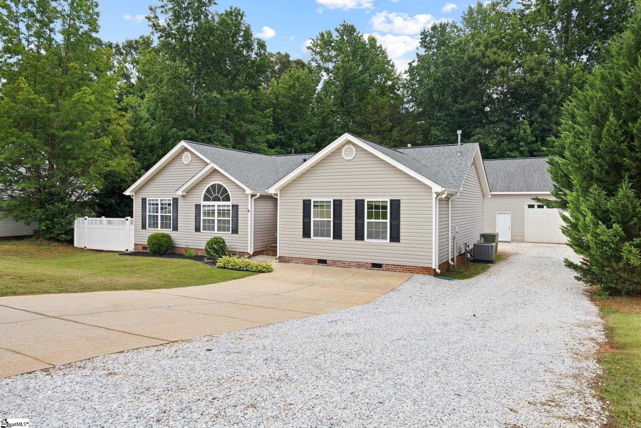 100 Bitternut Lane Taylors, SC 29687