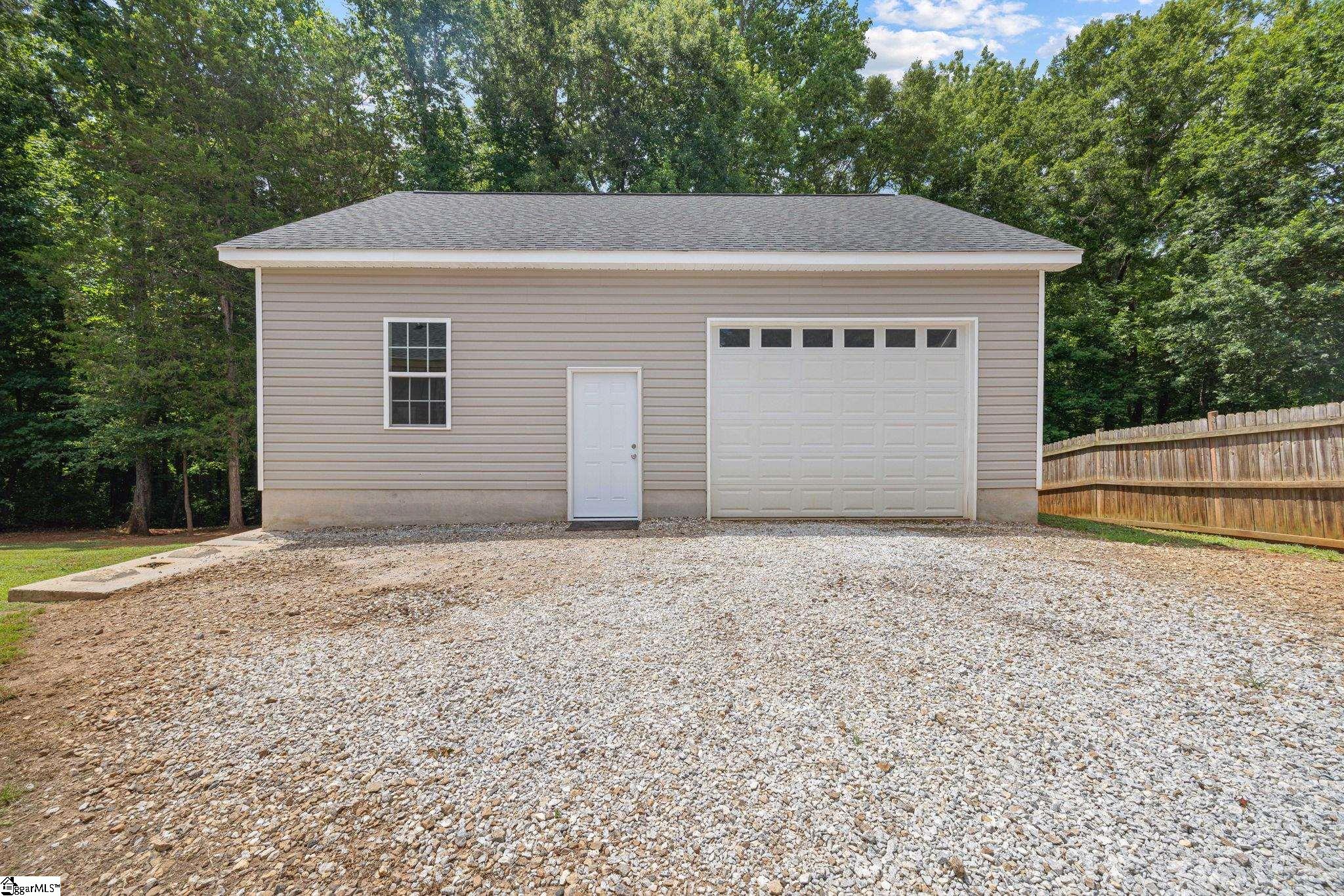 100 Bitternut Lane Taylors, SC 29687