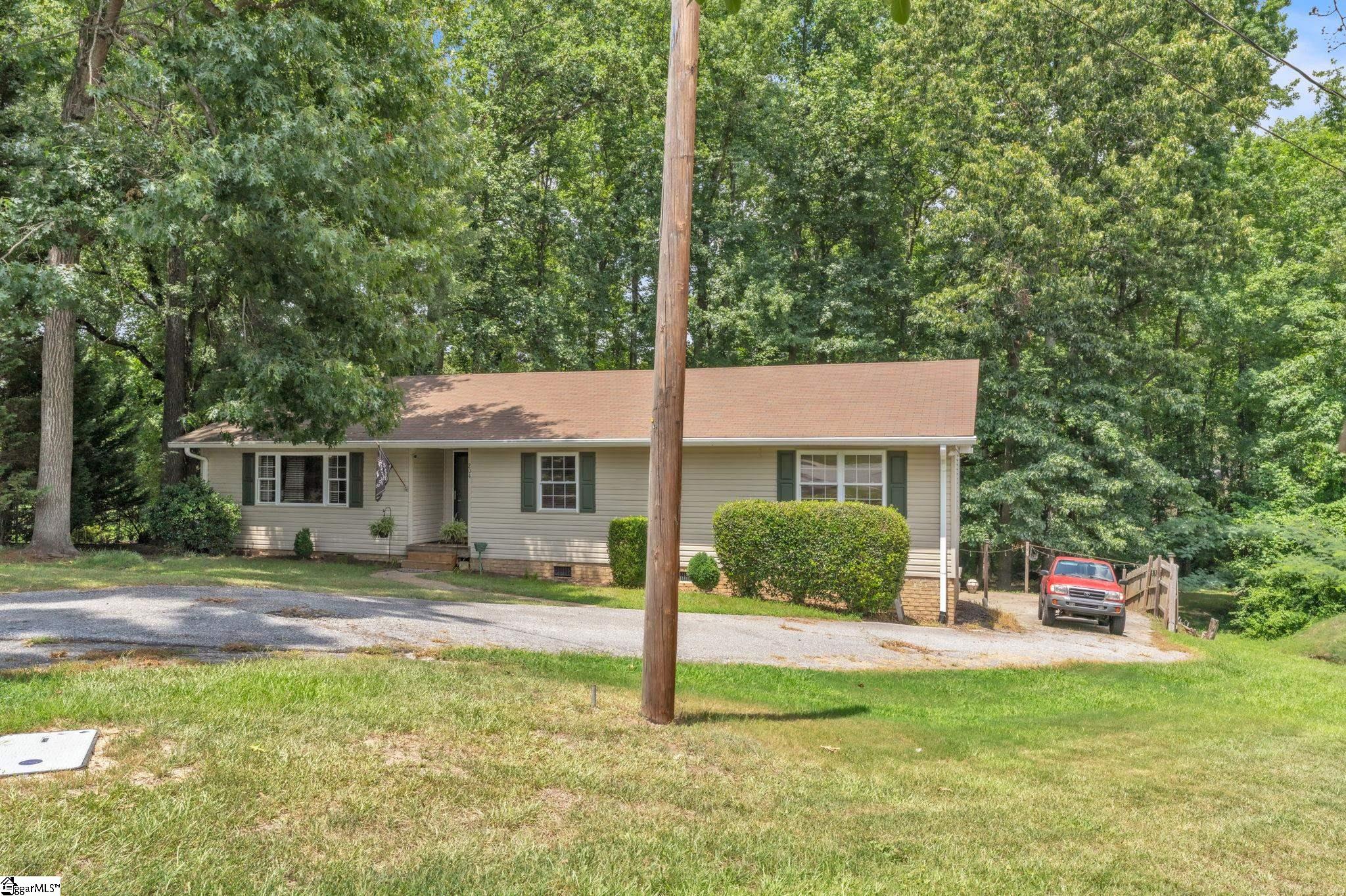 204 Collinwood Lane Taylors, SC 29687