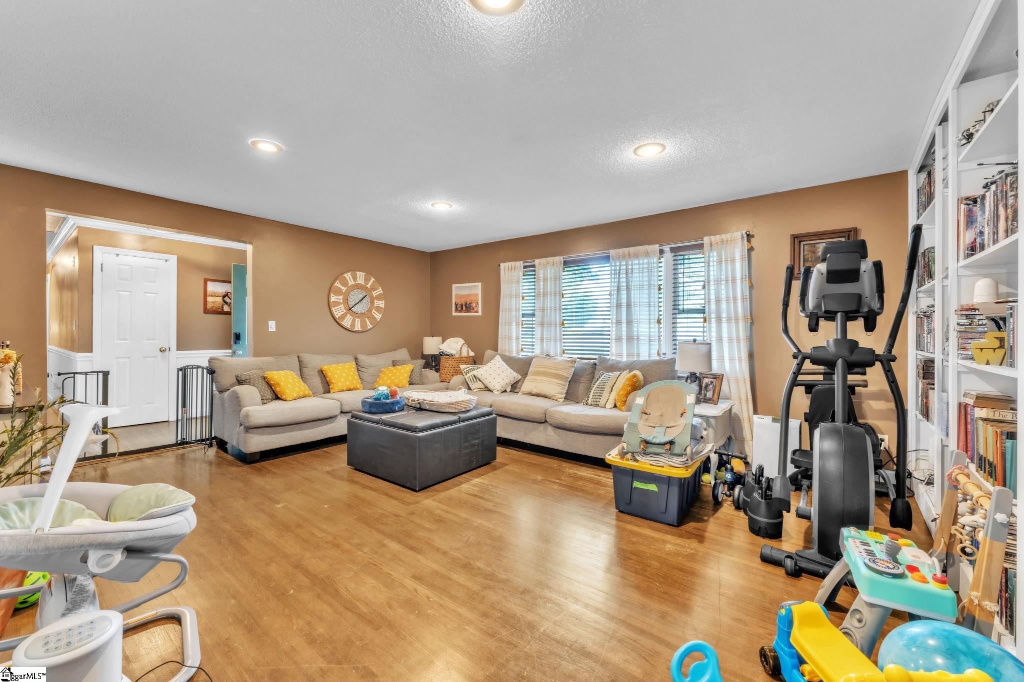 204 Collinwood Lane Taylors, SC 29687