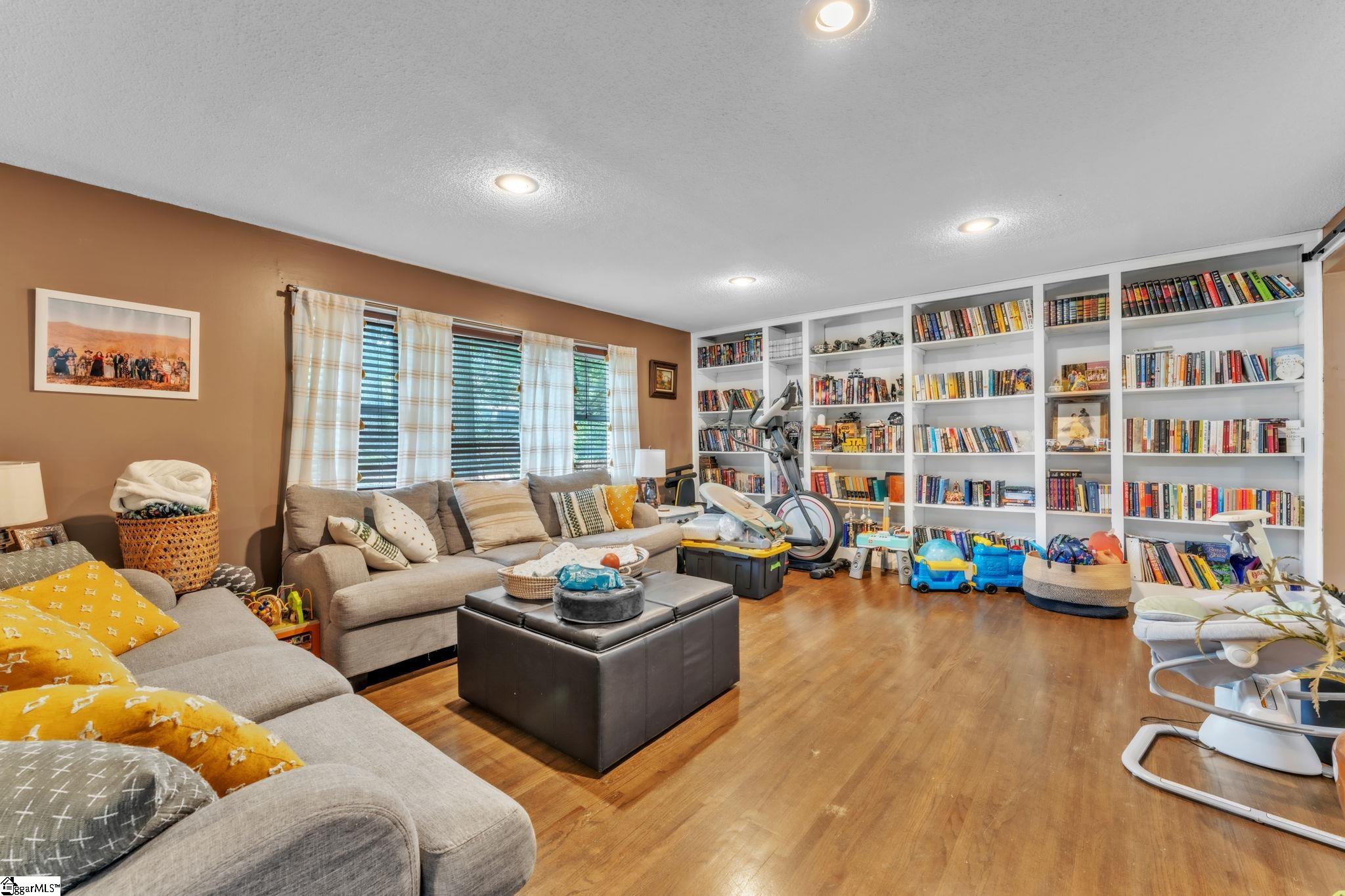 204 Collinwood Lane Taylors, SC 29687