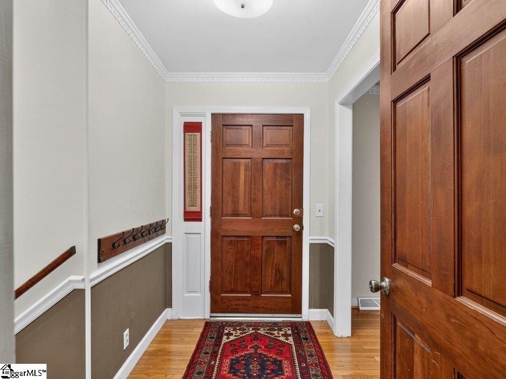 219 Oakwood Court Greenville, SC 29607