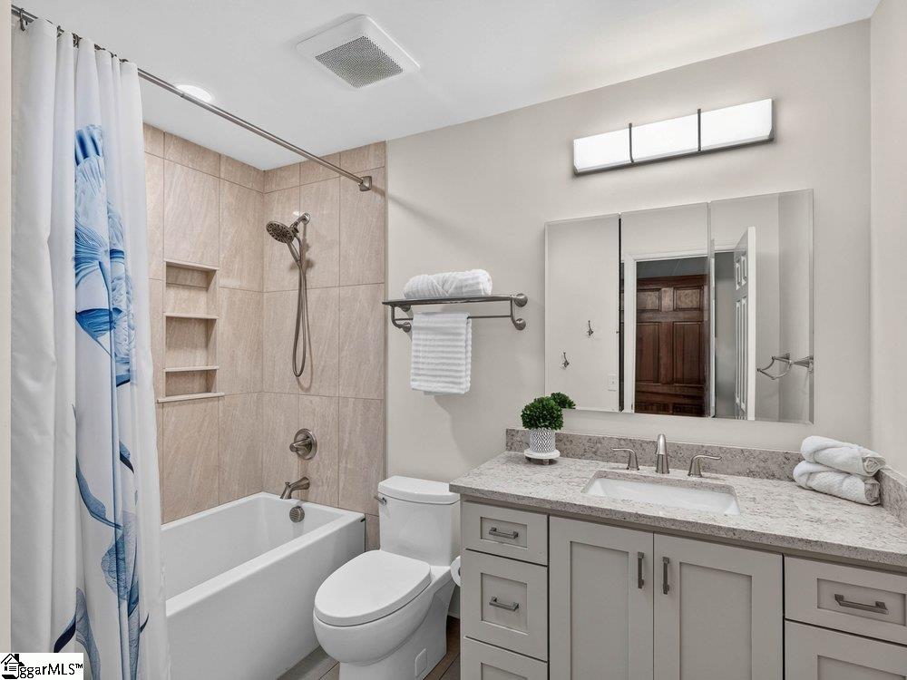 219 Oakwood Court Greenville, SC 29607