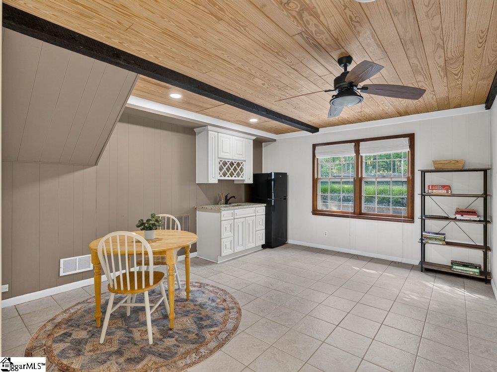 219 Oakwood Court Greenville, SC 29607