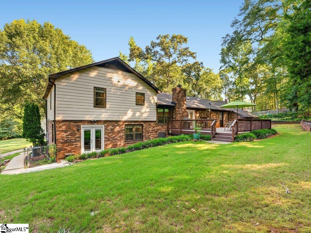 219 Oakwood Court Greenville, SC 29607