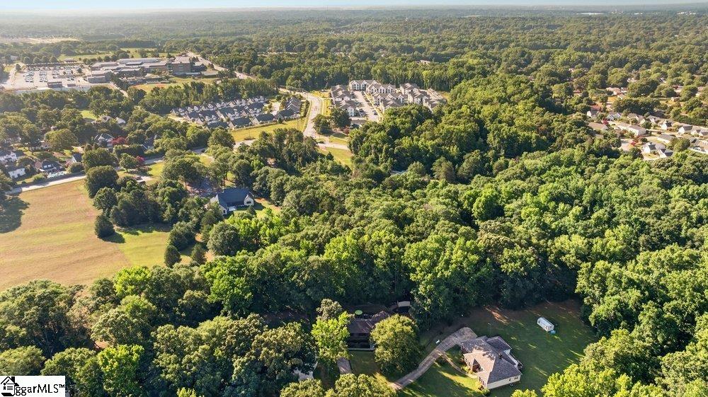 219 Oakwood Court Greenville, SC 29607