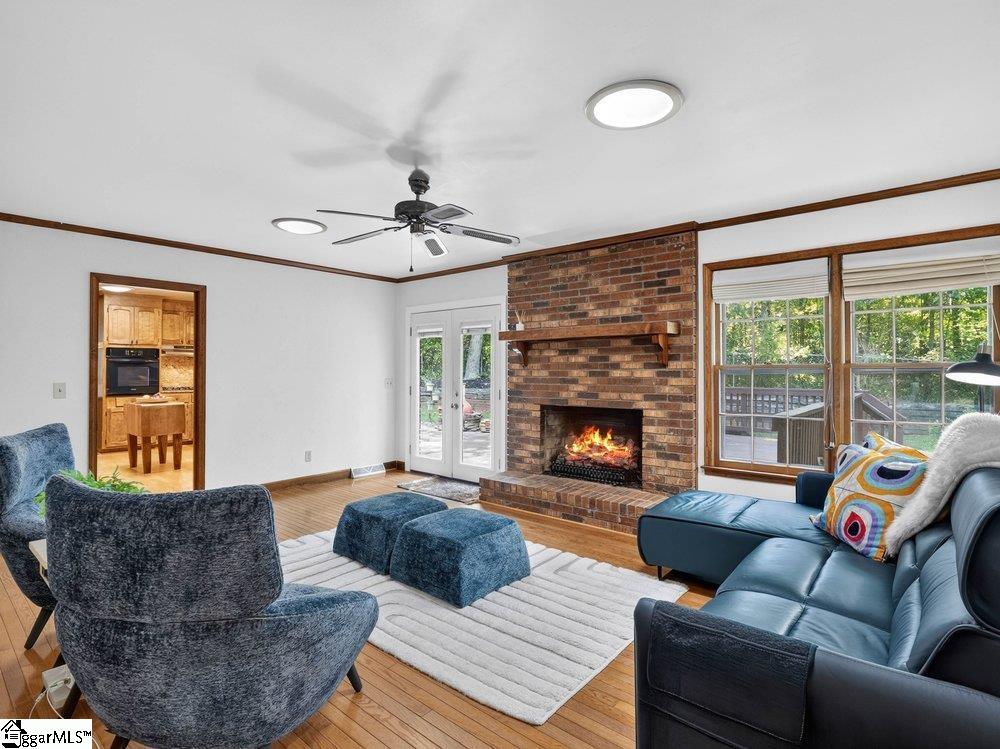 219 Oakwood Court Greenville, SC 29607