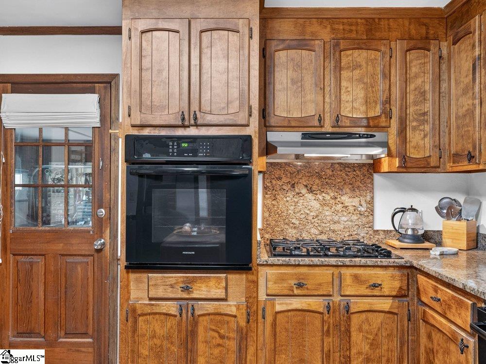 219 Oakwood Court Greenville, SC 29607