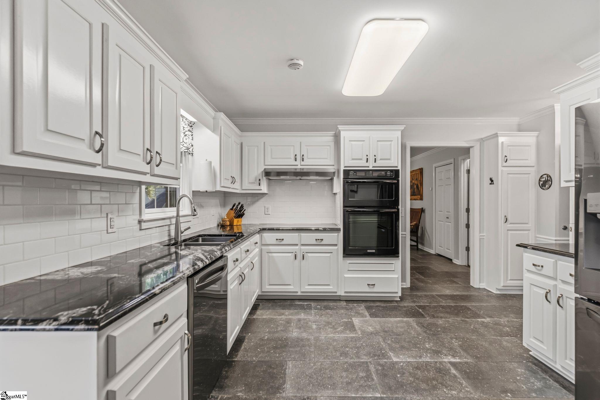 105 Holly Crest Circle Simpsonville, SC 29681