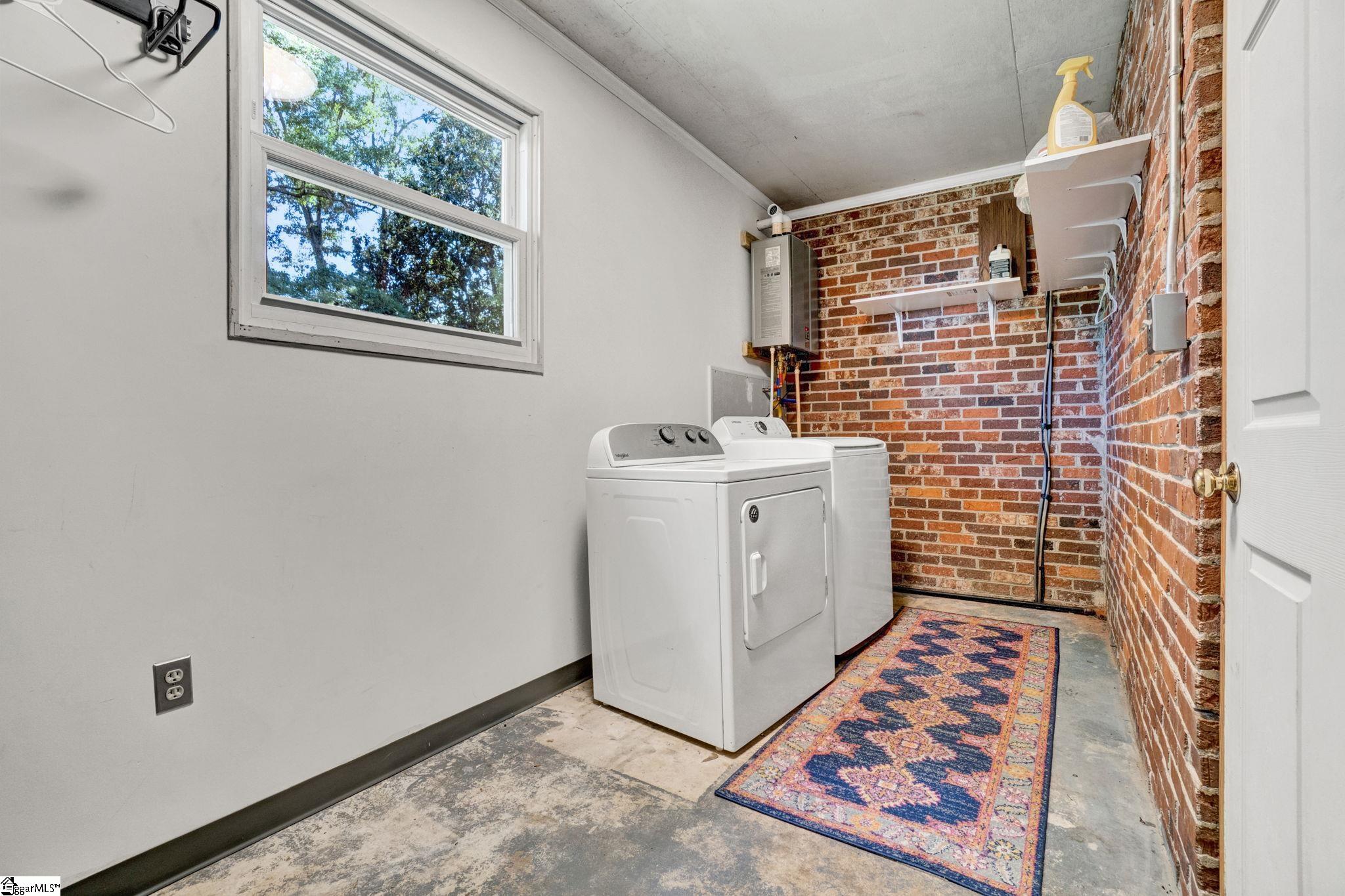 411 New Perry Road Greenville, SC 29617