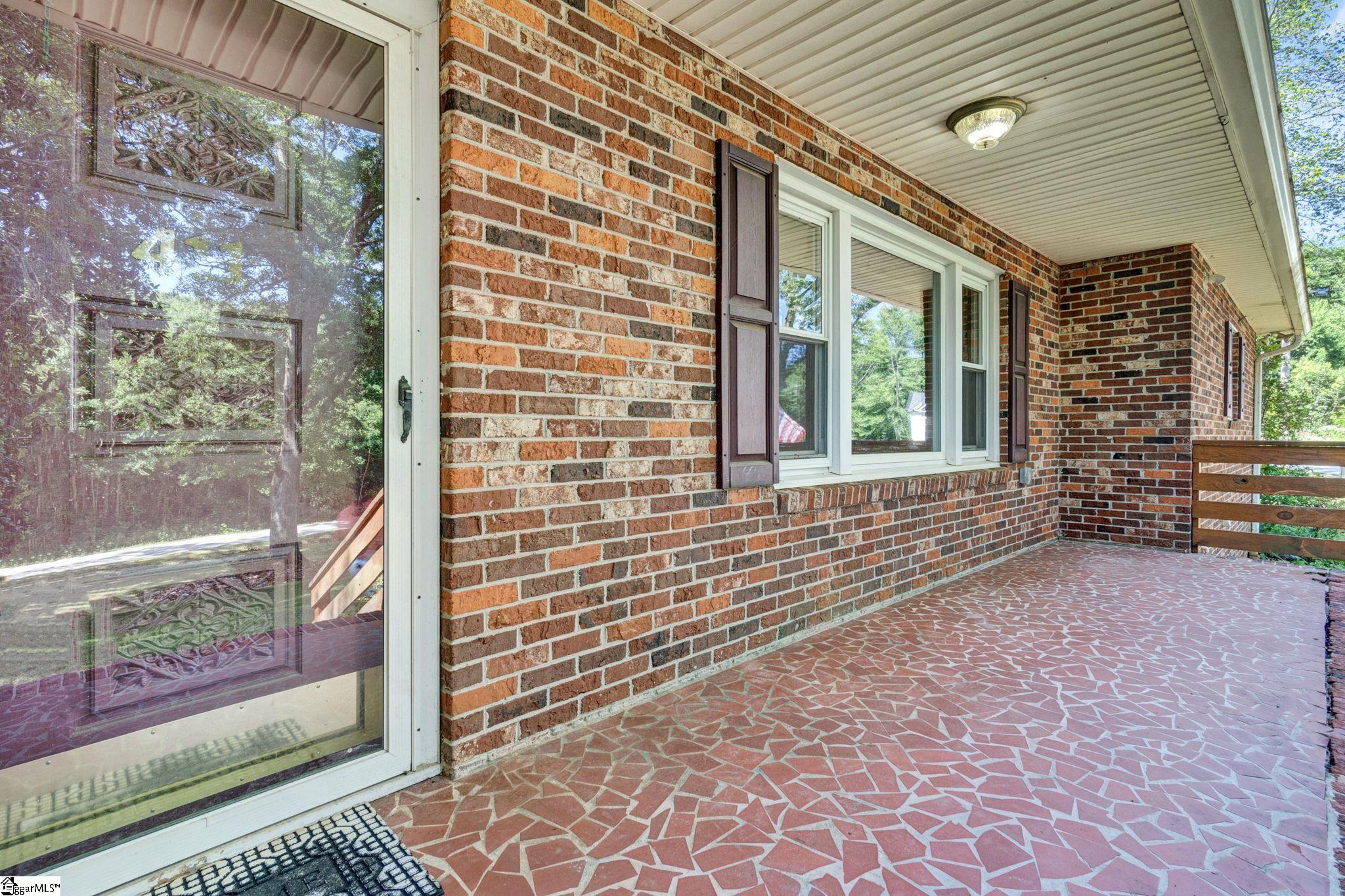 411 New Perry Road Greenville, SC 29617