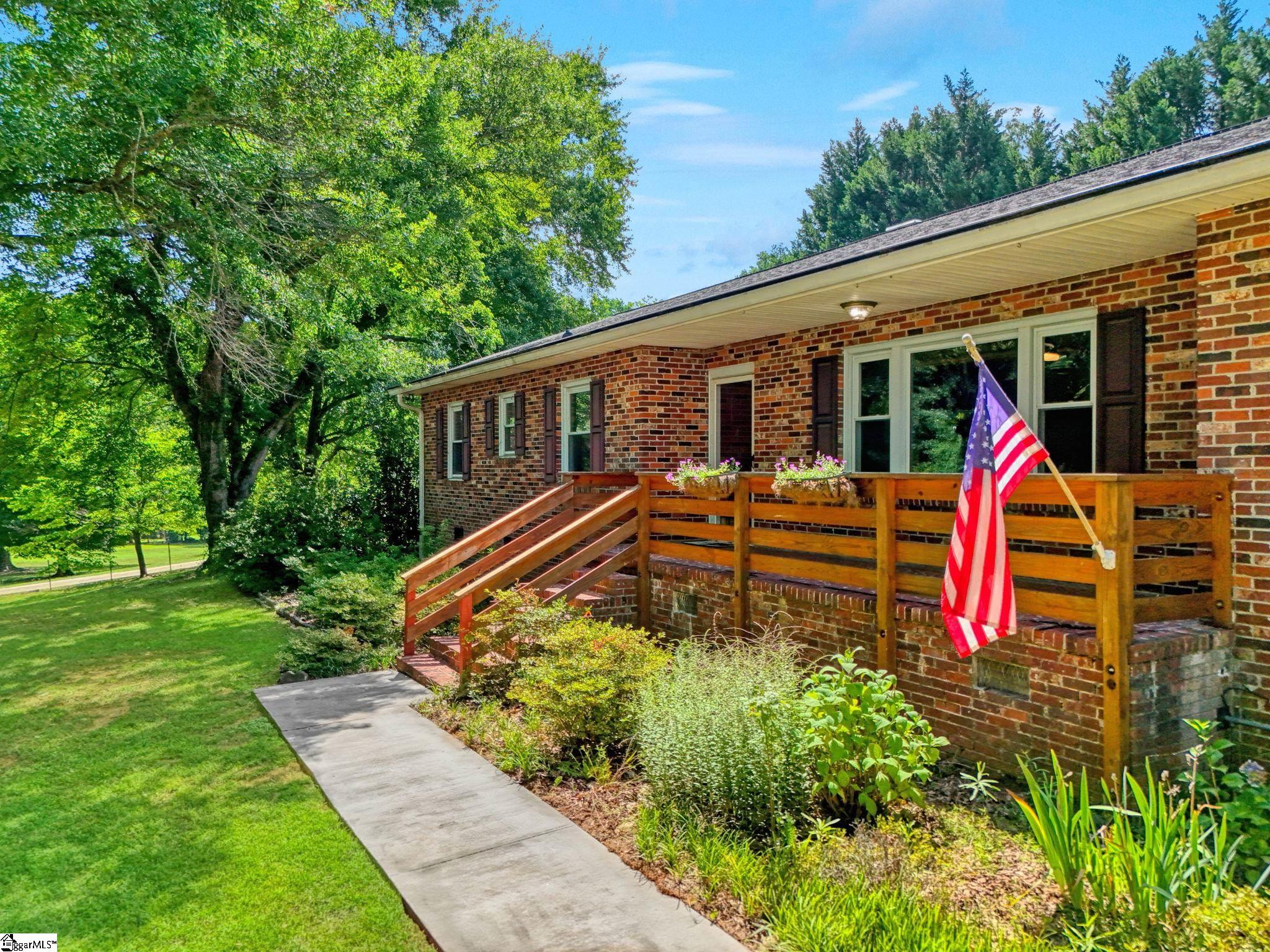 411 New Perry Road Greenville, SC 29617