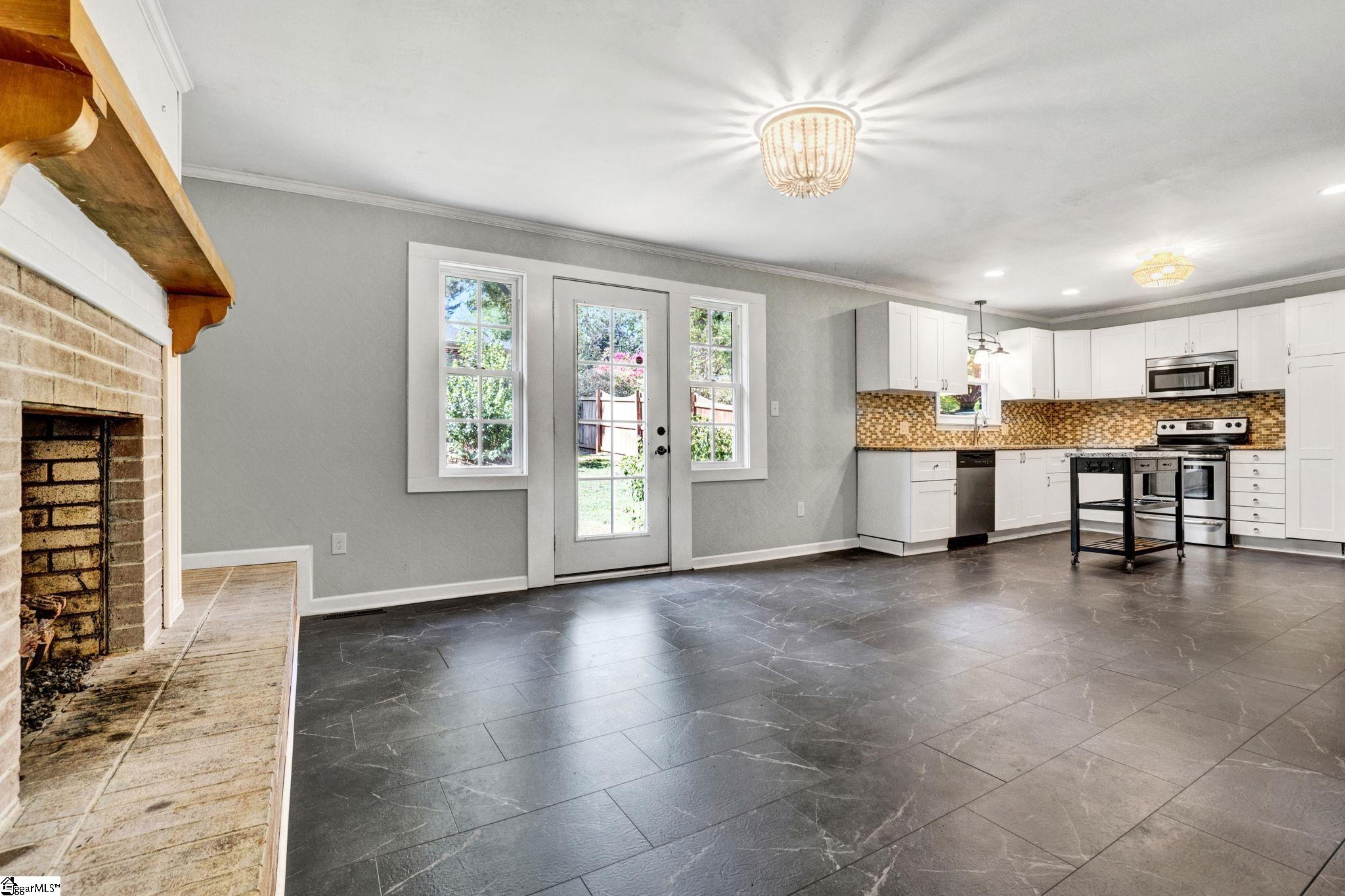 411 New Perry Road Greenville, SC 29617