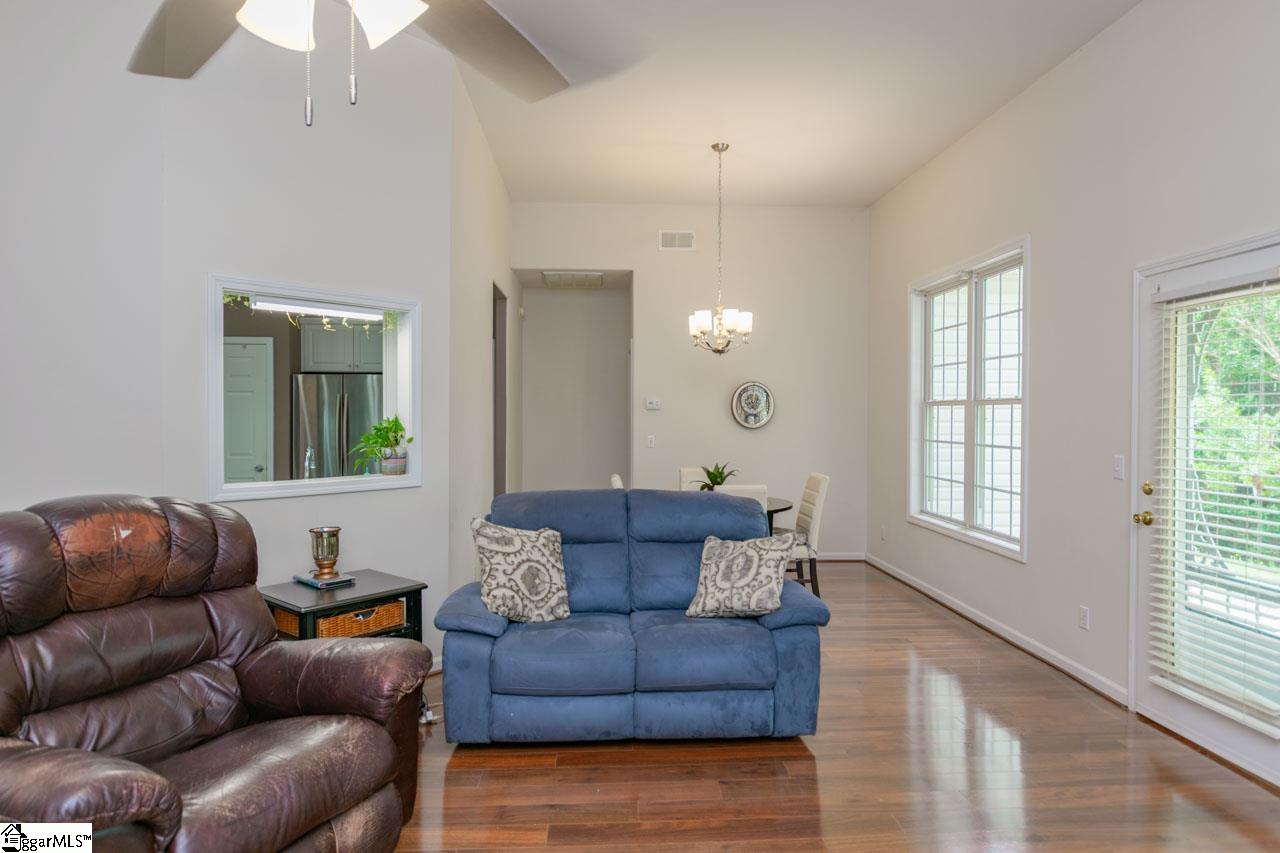 131 Lauren Wood Circle Taylors, SC 29687