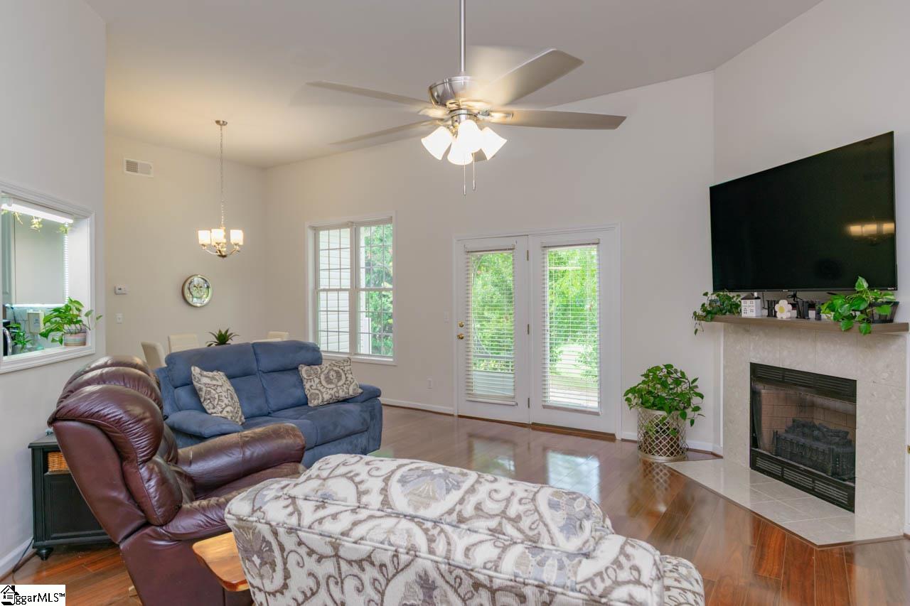 131 Lauren Wood Circle Taylors, SC 29687