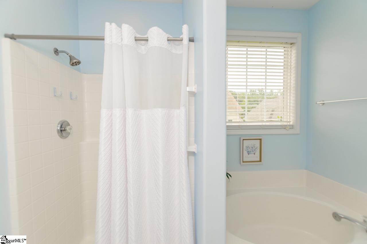 131 Lauren Wood Circle Taylors, SC 29687