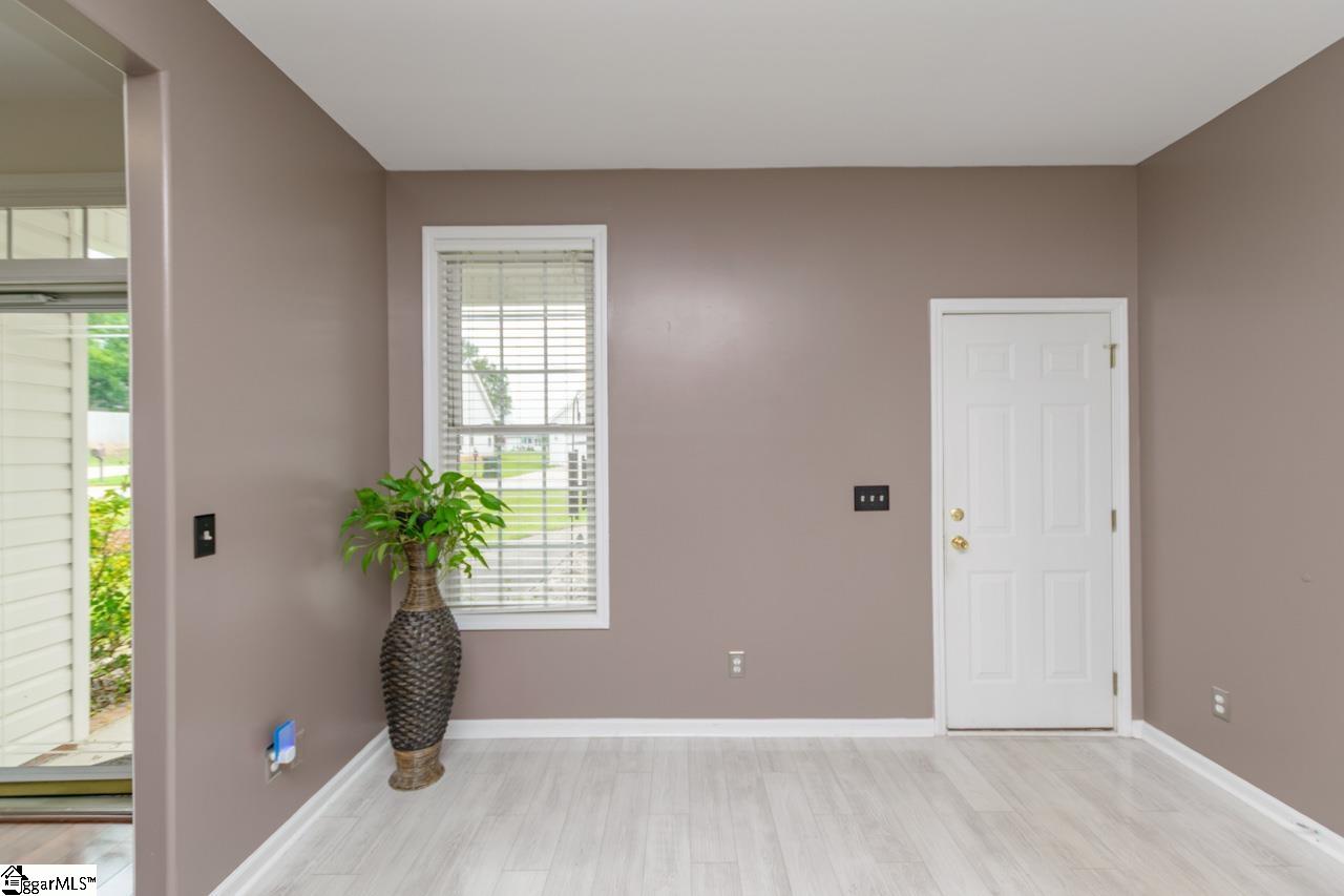 131 Lauren Wood Circle Taylors, SC 29687